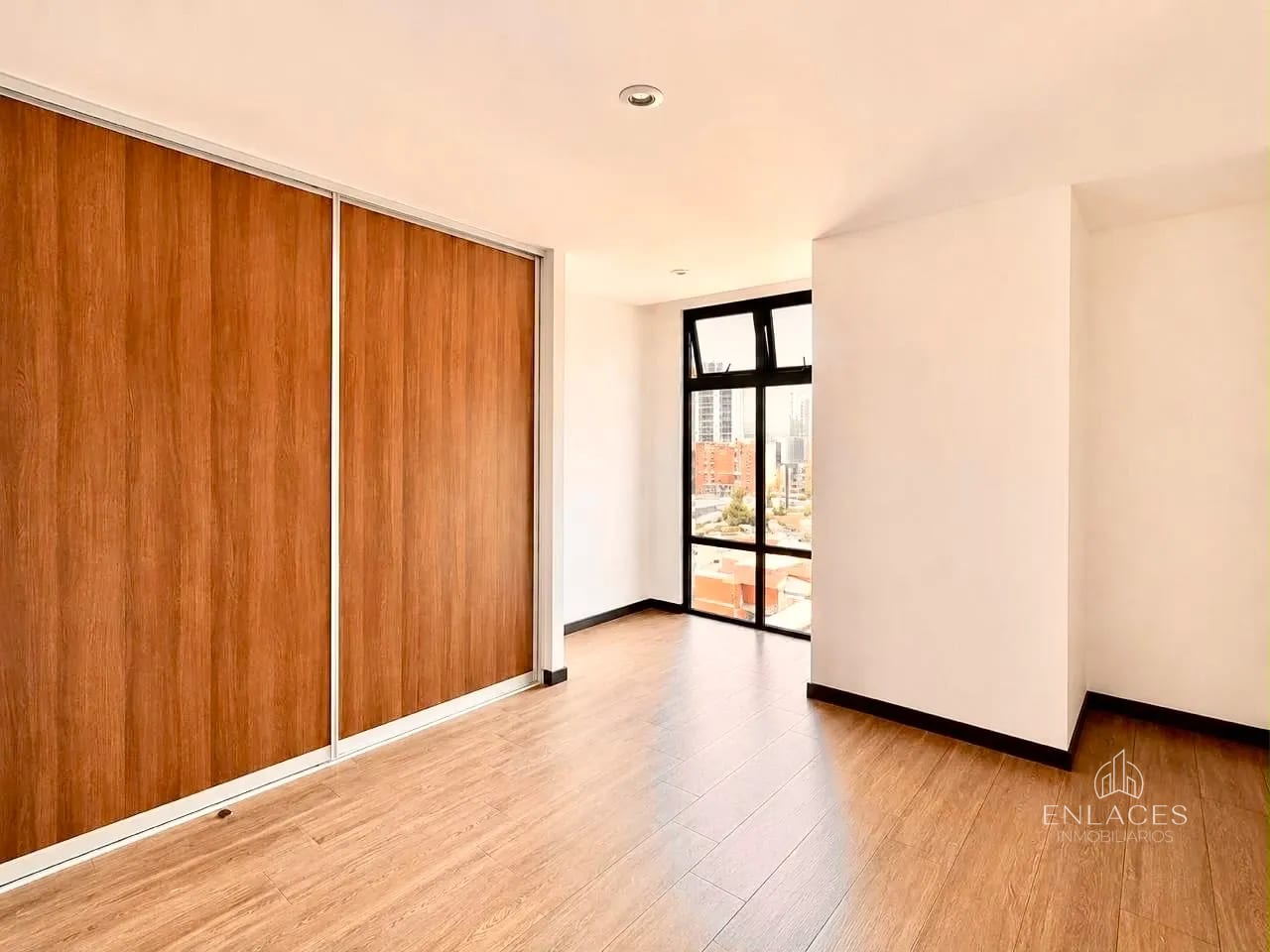 Zona 10 • Apartamento en Venta • Edificio IQ 10 — Apartamento en Venta en IQ10, Zona 10, Guatemala, Ciudad — foto 4 de 7