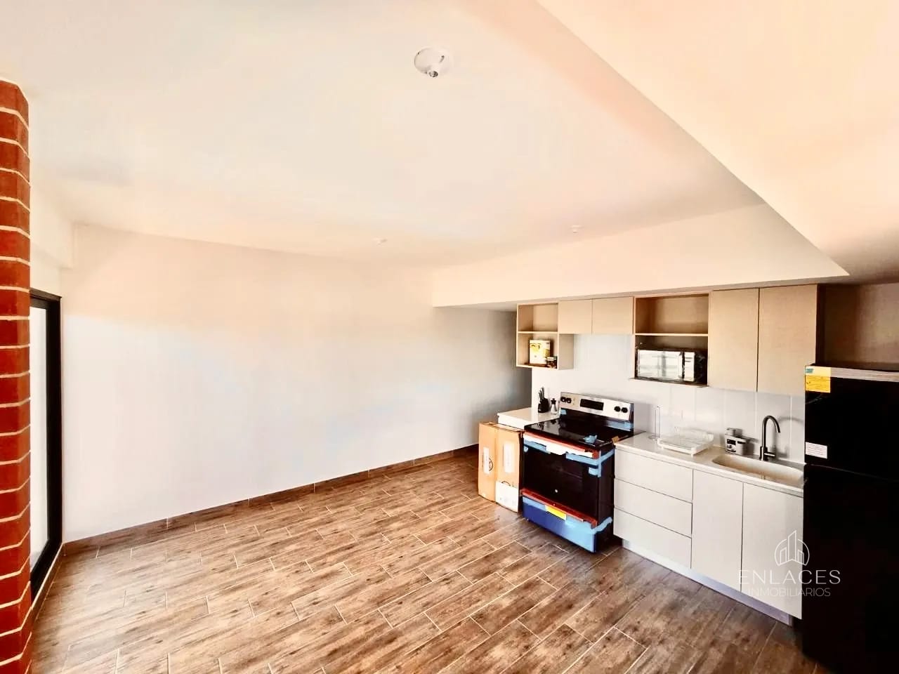 Zona 4 • Apartamento en Renta • Edificio Modra — Apartamento en Alquiler en Modra, Zona 4, Guatemala, Ciudad — foto 1 de 10