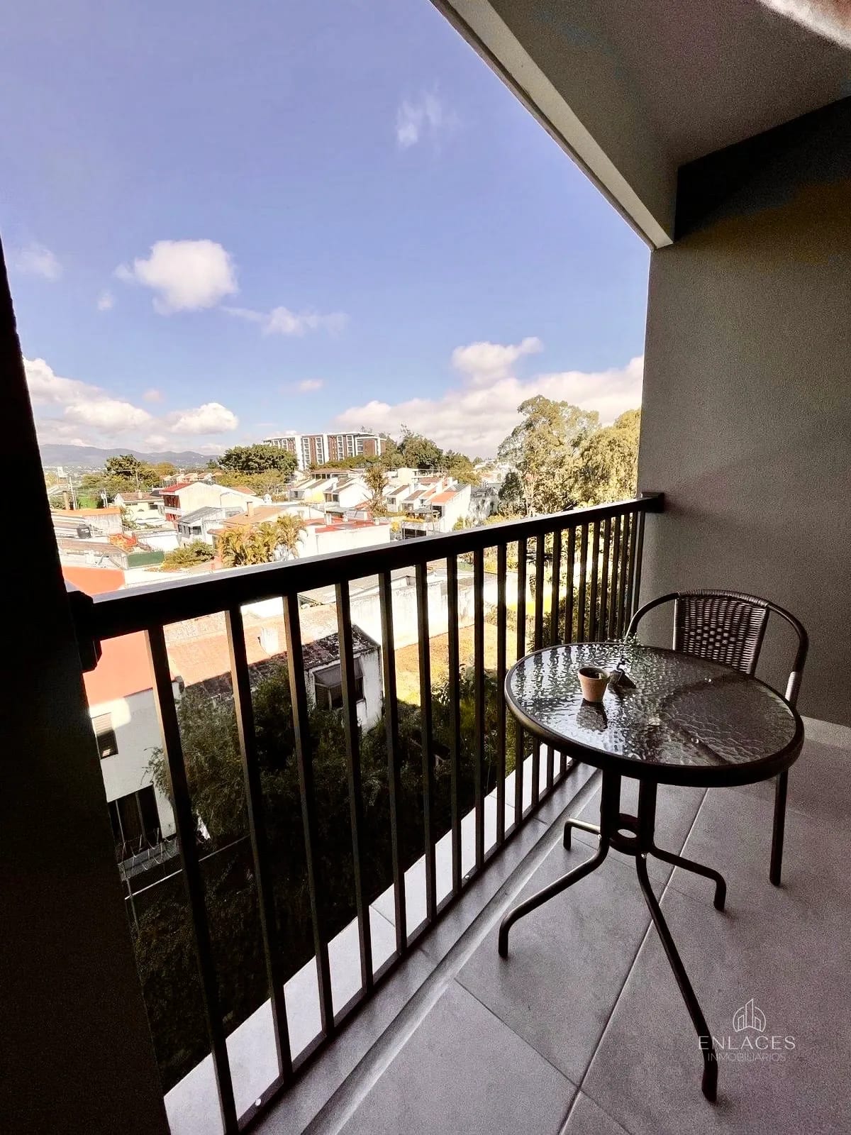 Zona 11 • Apartamento en Venta • Edificio Santa María de Las Charcas — Apartamento en Venta en Santa María de Las Charcas, Zona 11, Guatemala, Ciudad — foto 12 de 13