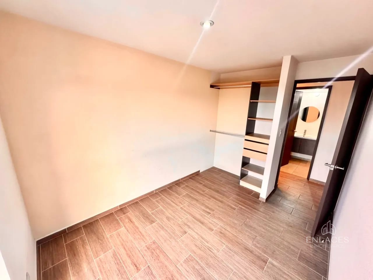 Zona 7 • Apartamento en Renta • Edificio Parque Mateo — Apartamento en Alquiler en Parque Mateo, Zona 7, Guatemala, Ciudad — foto 10 de 16