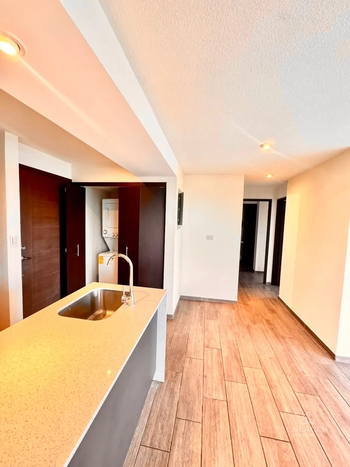 Zona 7 • Apartamento en Renta • Edificio Parque Mateo — Apartamento en Alquiler en Parque Mateo, Zona 7, Guatemala, Ciudad — foto 6 de 16
