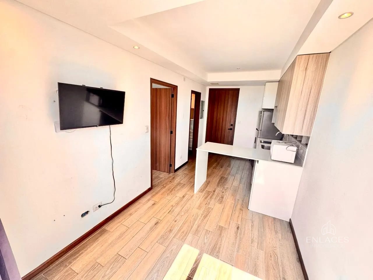 Zona 13 • Apartamento Semiamueblado en Renta • Edificio Inara-Américas — Apartamento en Alquiler en Inara Americas, Zona 13, Guatemala, Ciudad — foto 3 de 14