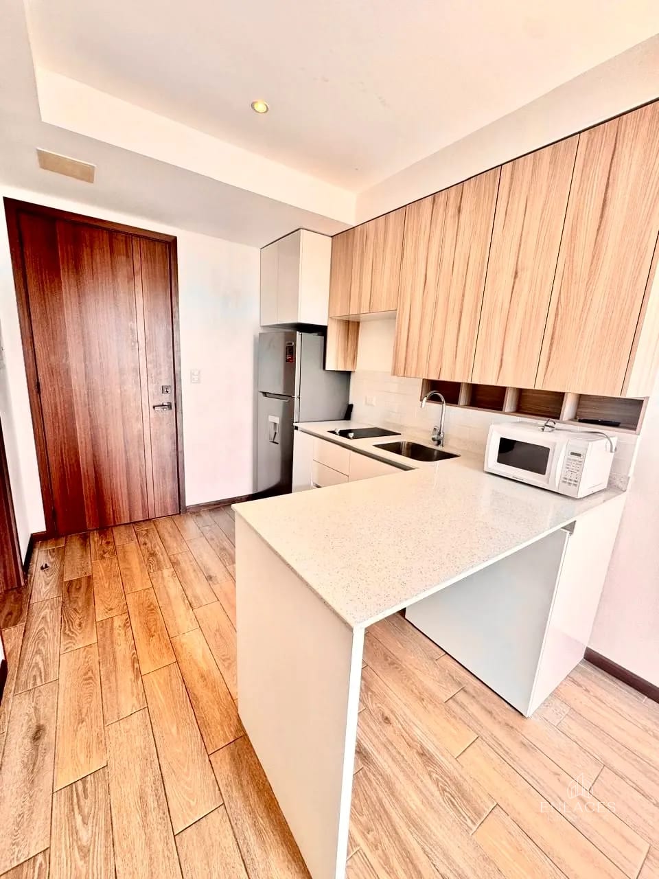 Zona 13 • Apartamento Semiamueblado en Renta • Edificio Inara-Américas — Apartamento en Alquiler en Inara Americas, Zona 13, Guatemala, Ciudad — foto 1 de 14