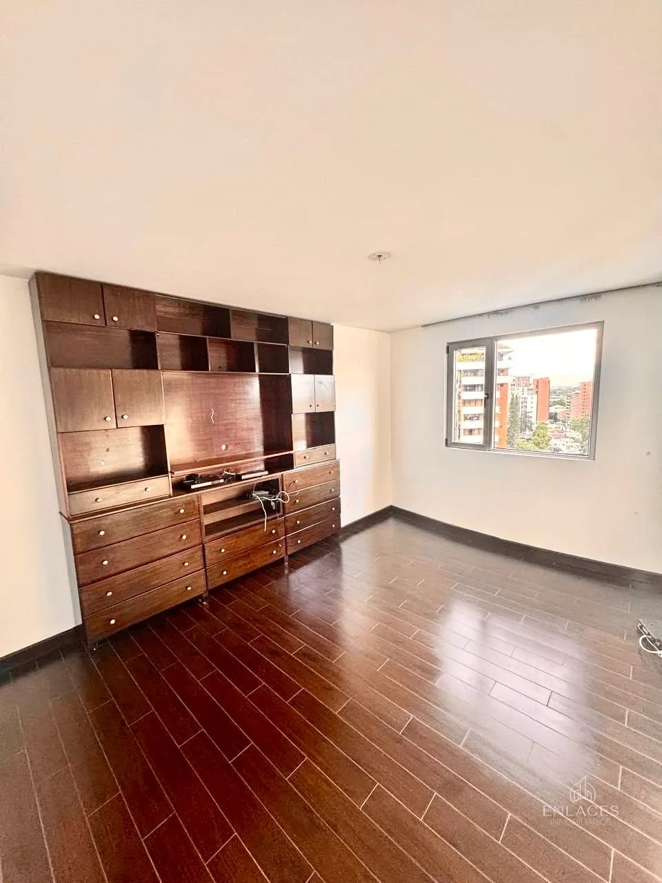 Zona 14 • Apartamento en Venta • Edificio Attica — Apartamento en Venta en Attica, Zona 14, Guatemala, Ciudad — foto 4 de 8
