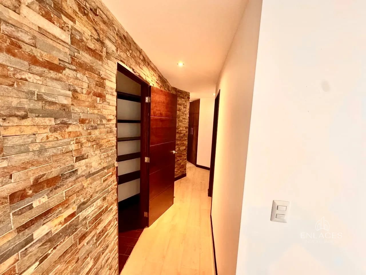 Zona 14 • Apartamento en Venta • Edificio Attica — Apartamento en Venta en Attica, Zona 14, Guatemala, Ciudad — foto 2 de 8