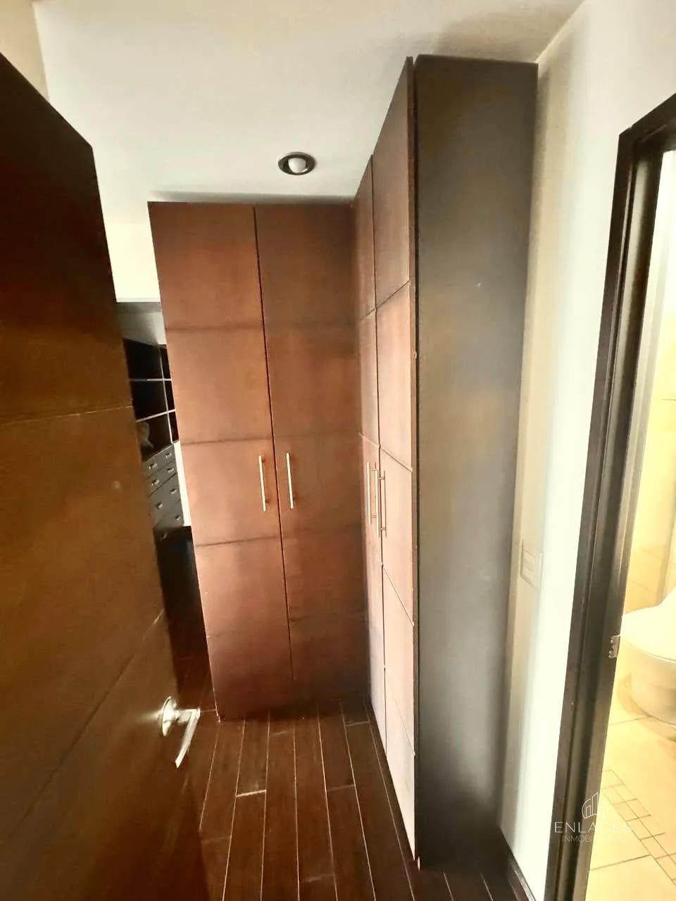 Zona 14 • Apartamento en Venta • Edificio Attica — Apartamento en Venta en Attica, Zona 14, Guatemala, Ciudad — foto 5 de 8