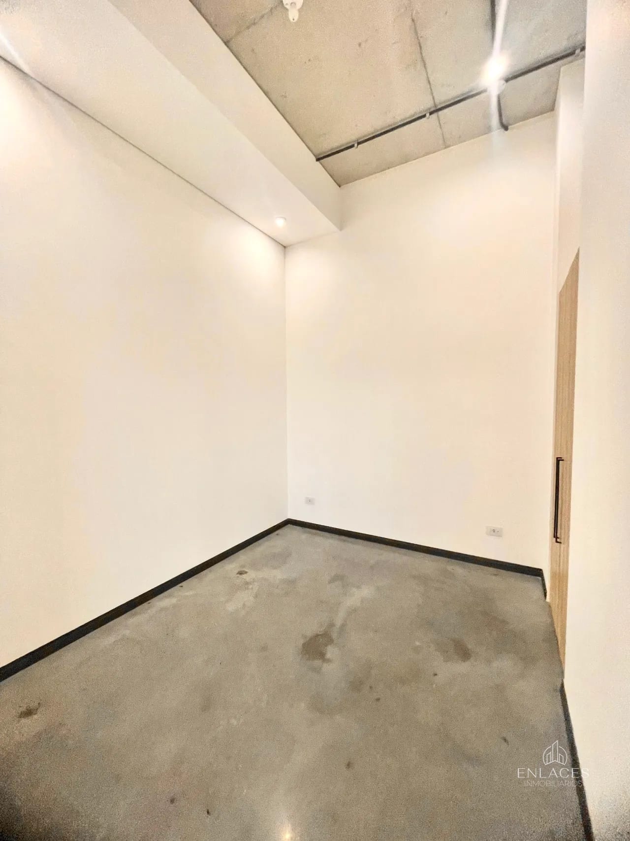 Zona 4 • Apartamento en Renta/Venta • Edificio Atom Cuatro — Apartamento en Alquiler en Atom Cuatro, Zona 4, Guatemala, Ciudad — foto 9 de 14