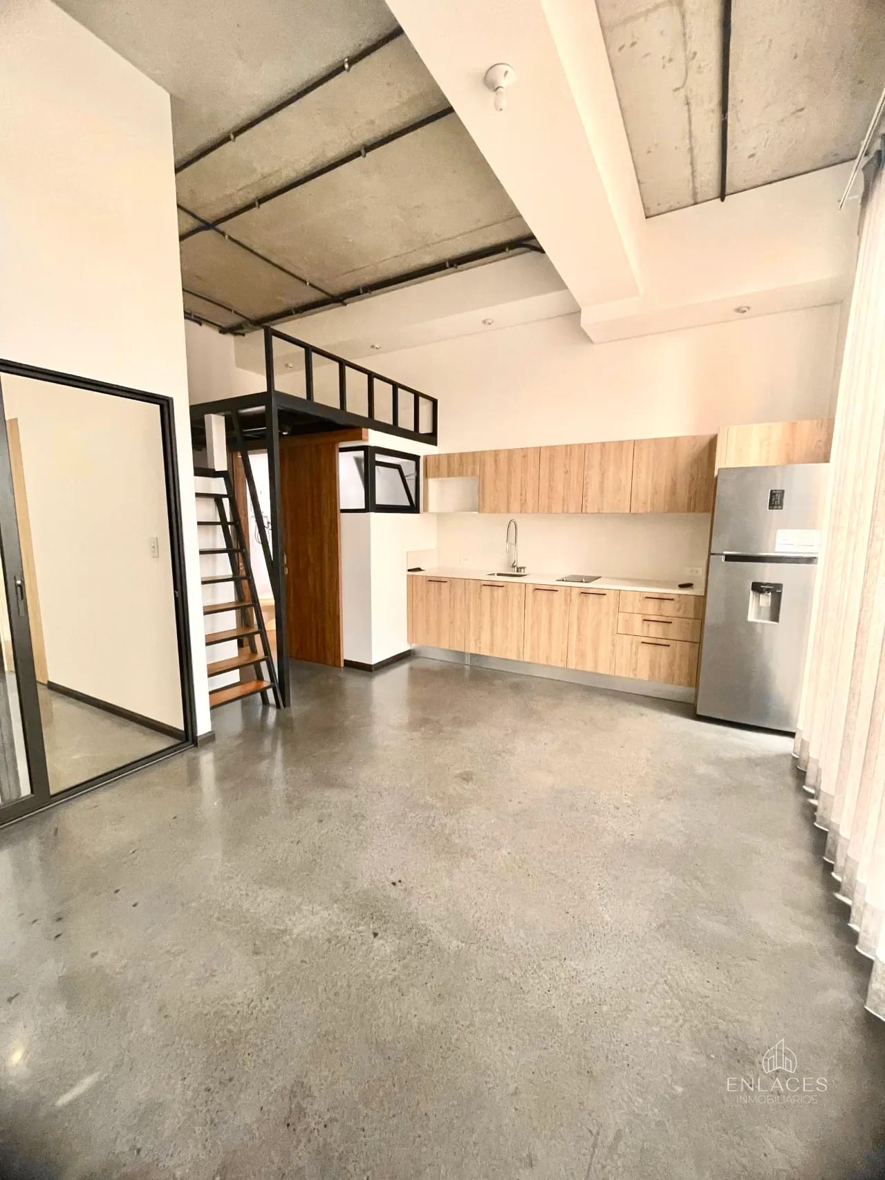 Zona 4 • Apartamento en Renta/Venta • Edificio Atom Cuatro — Apartamento en Alquiler en Atom Cuatro, Zona 4, Guatemala, Ciudad — foto 1 de 14