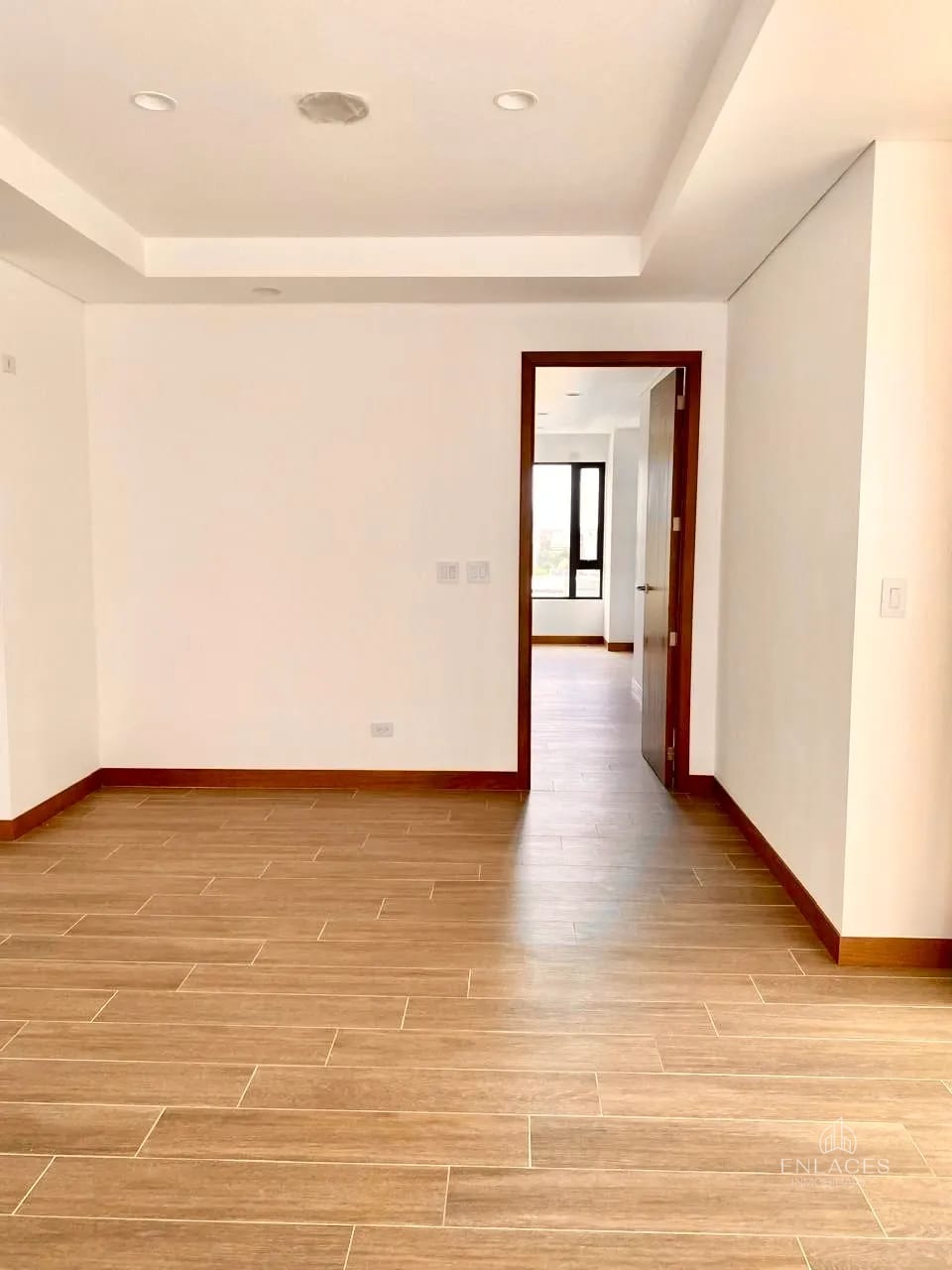 Zona 10 • Apartamento en Renta • Edificio Ferré Diez — Apartamento en Alquiler en Ferré Diez, Zona 10, Guatemala, Ciudad — foto 9 de 15