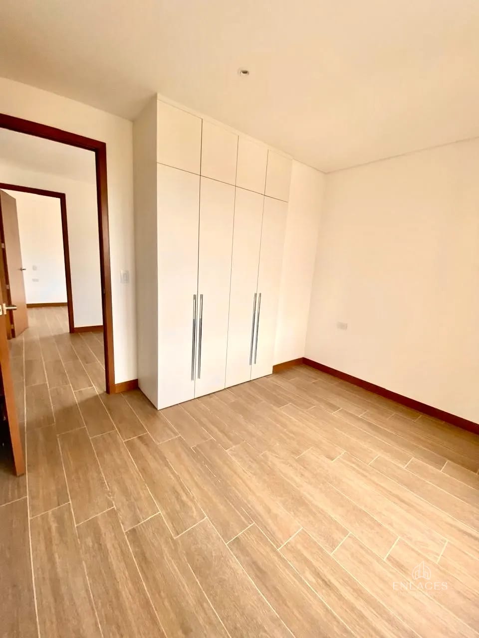 Zona 10 • Apartamento en Renta • Edificio Ferré Diez — Apartamento en Alquiler en Ferré Diez, Zona 10, Guatemala, Ciudad — foto 7 de 15