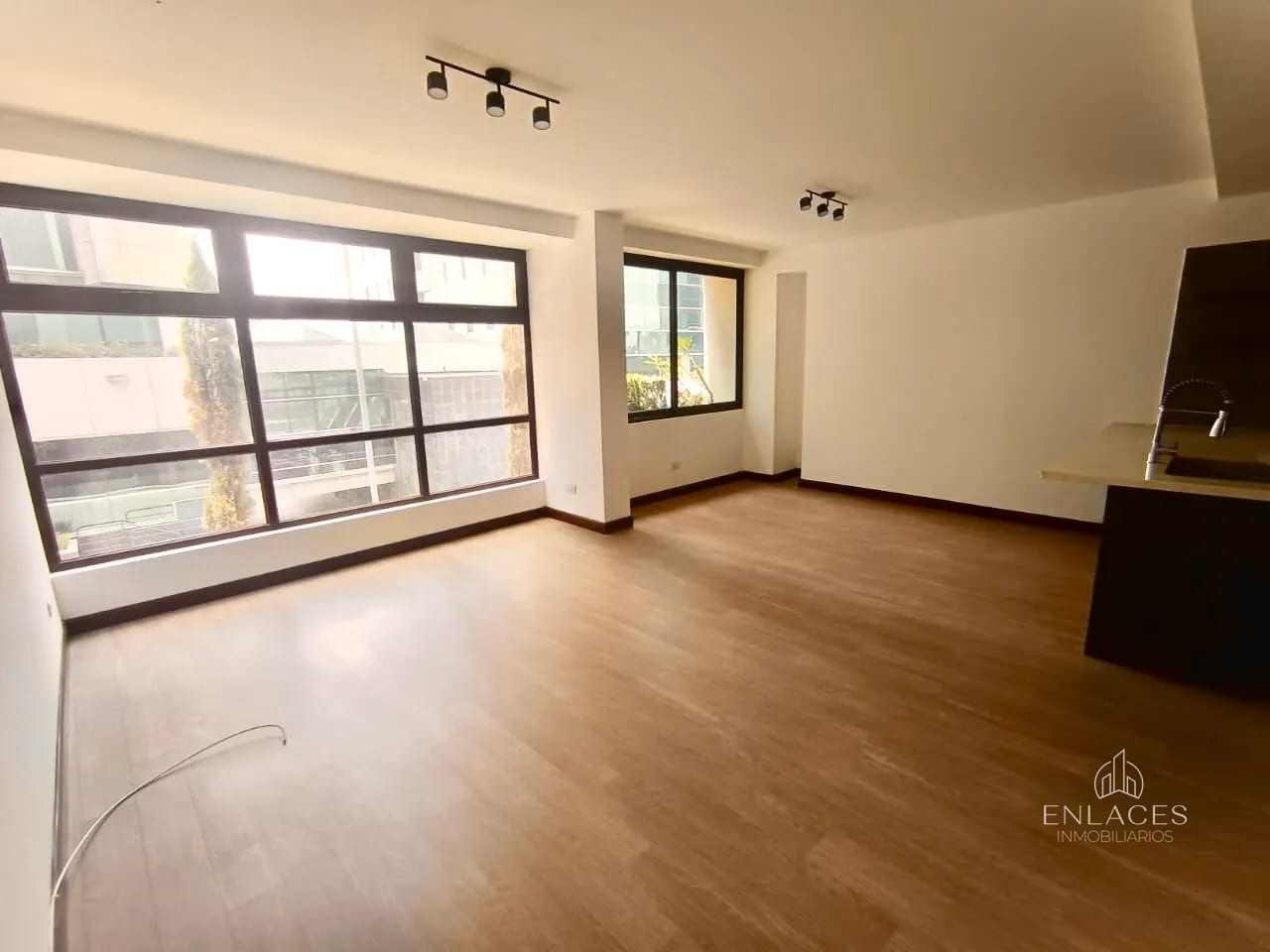 Zona 10 • Apartamento en Renta • Edificio Veinti4 — Apartamento en Alquiler en Veinti4, Zona 10, Guatemala, Ciudad — foto 17 de 17