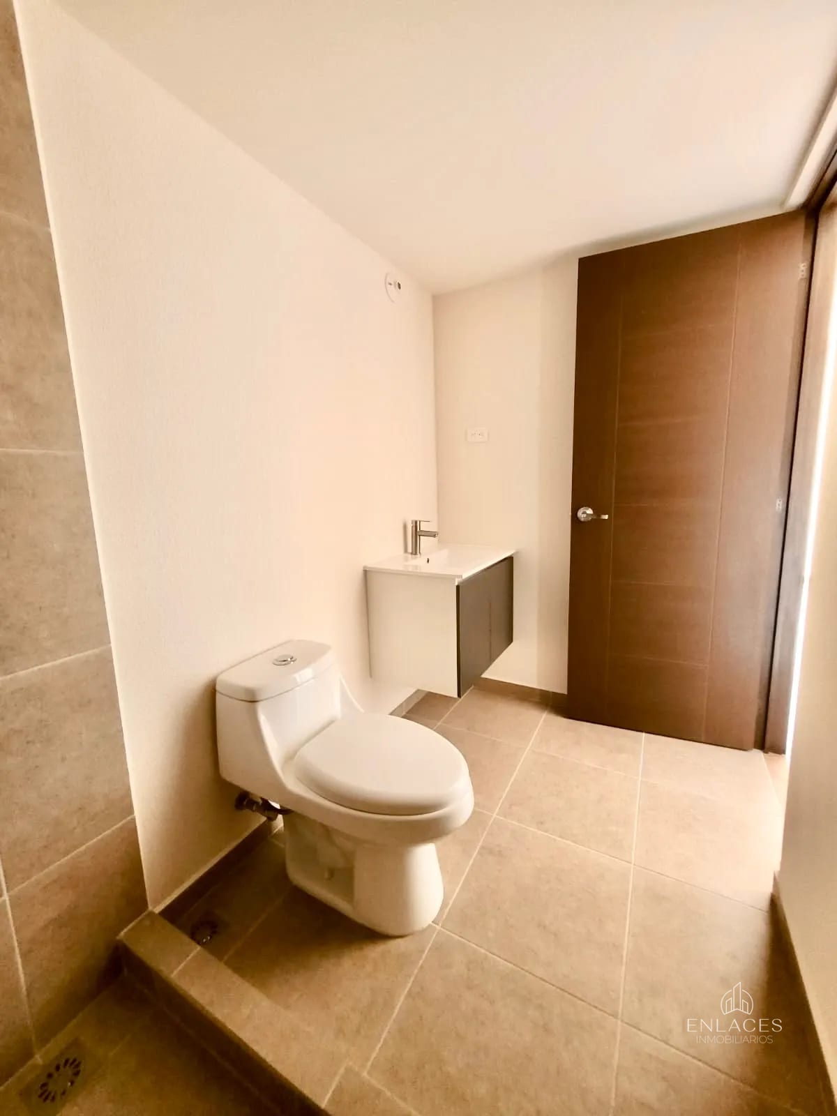 Zona 7 • Apartamento en Renta • Edificio Parque Mateo — Apartamento en Alquiler en Parque Mateo, Zona 7, Guatemala, Ciudad — foto 10 de 12