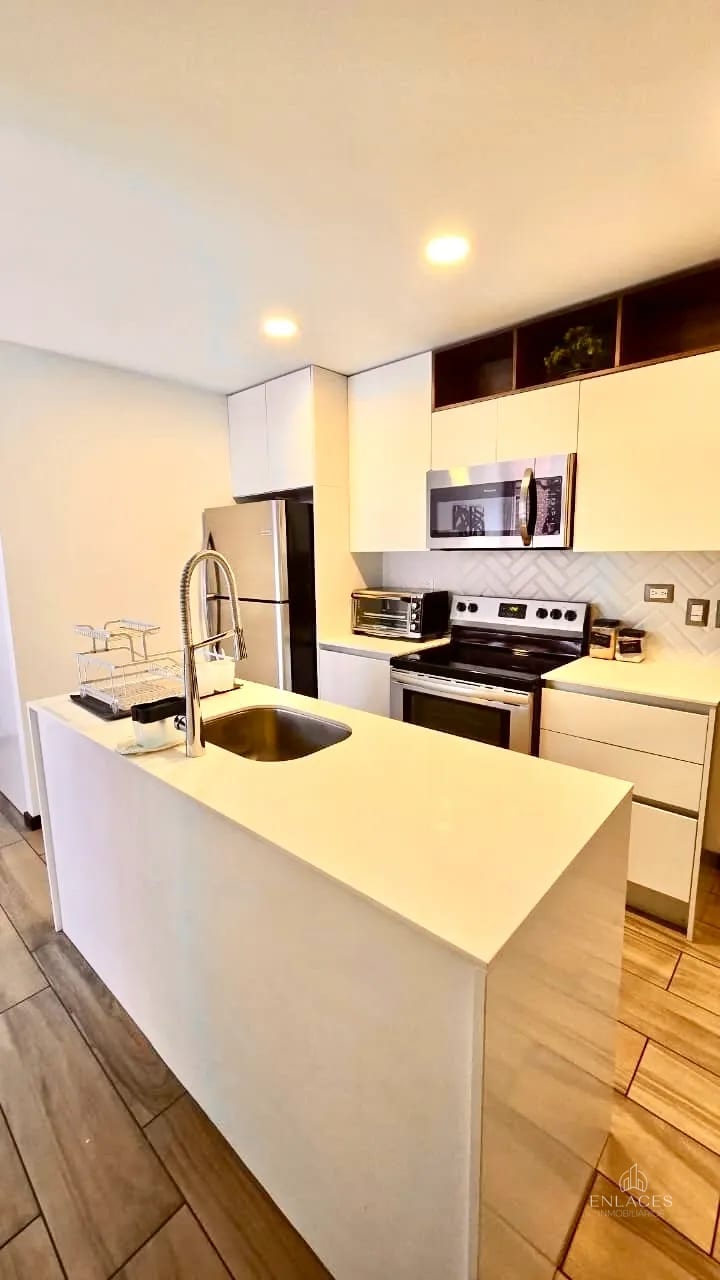 Zona 15 VH1 • Apartamento Amueblado en Venta • Edificio Cassia — Apartamento en Venta en Cassia, Zona 15, Guatemala, Ciudad — foto 1 de 11