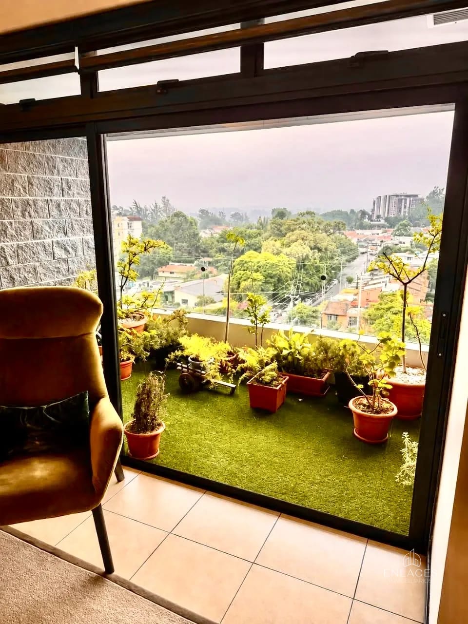 Zona 11 • Apartamento Amueblado en Venta • Edificio Mirage — Apartamento en Venta en Mirage las charcas, Zona 11, Guatemala, Ciudad — foto 5 de 11