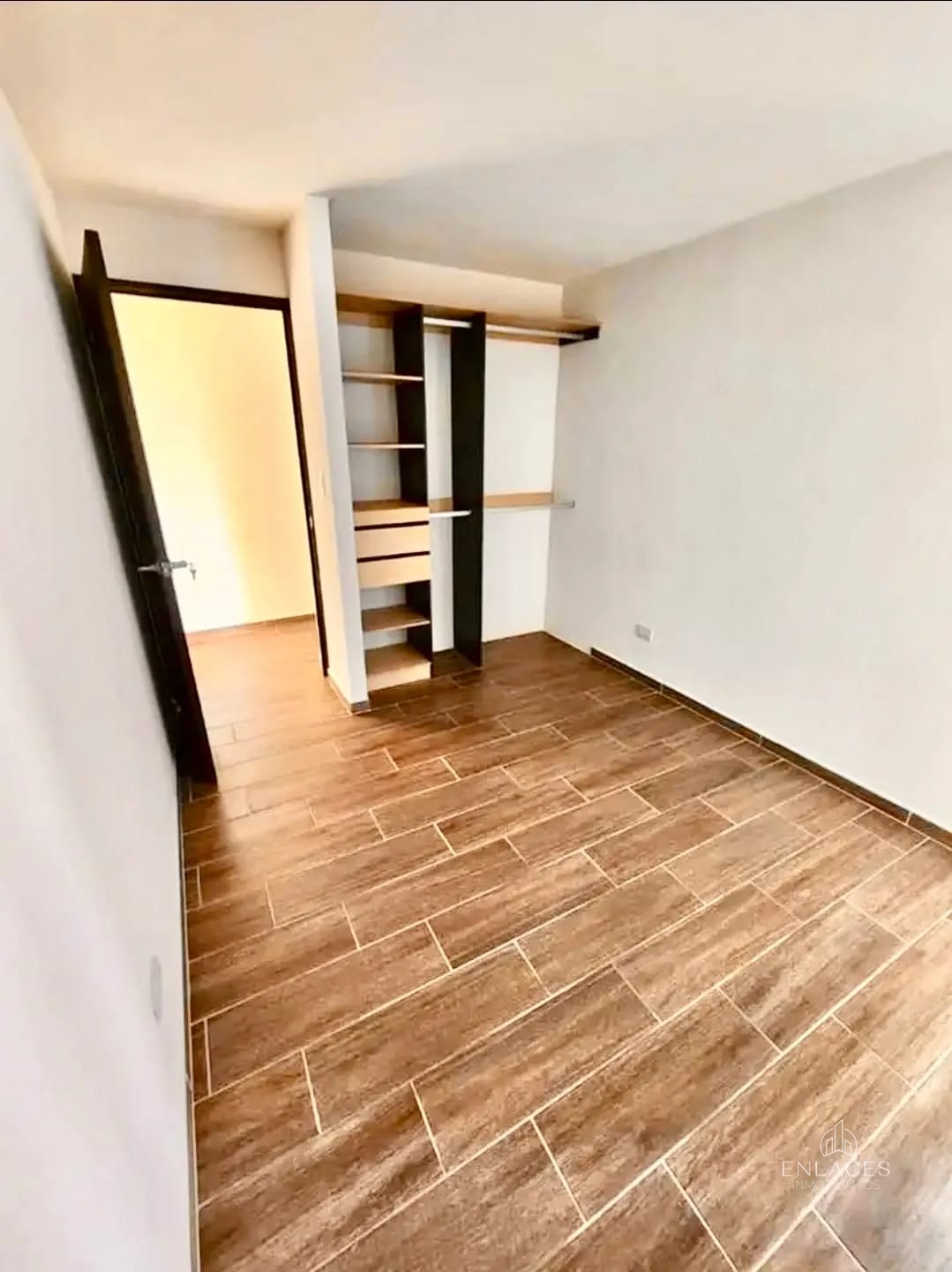 Zona 7 • Apartamento en Venta • Edificio Parque Mateo — Apartamento en Venta en Parque Mateo, Zona 7, Guatemala, Ciudad — foto 5 de 9