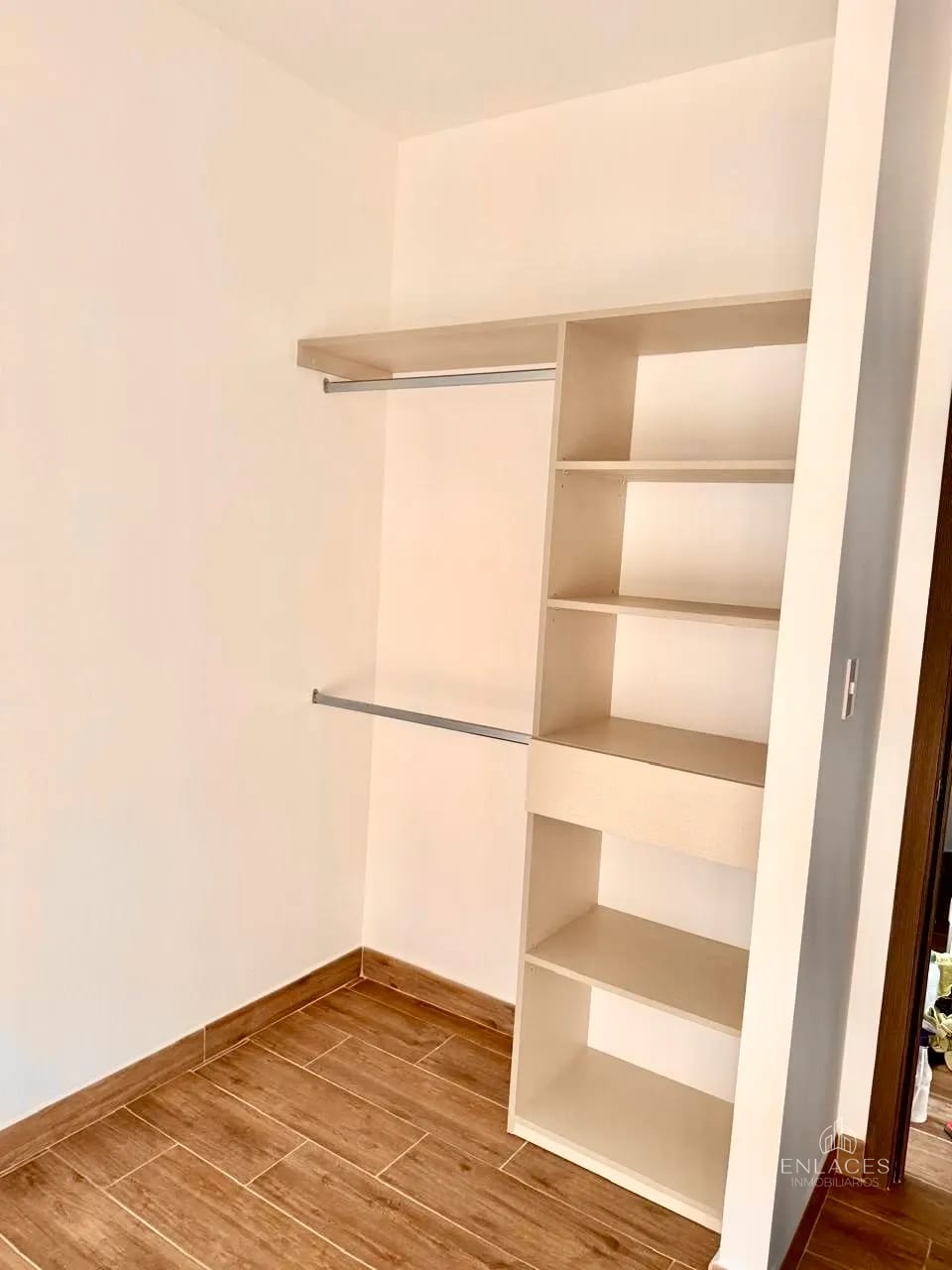 Zona 4 • Apartamento en Venta • Edificio Modra II — Apartamento en Venta en Modra II, Zona 4, Guatemala, Ciudad — foto 9 de 13