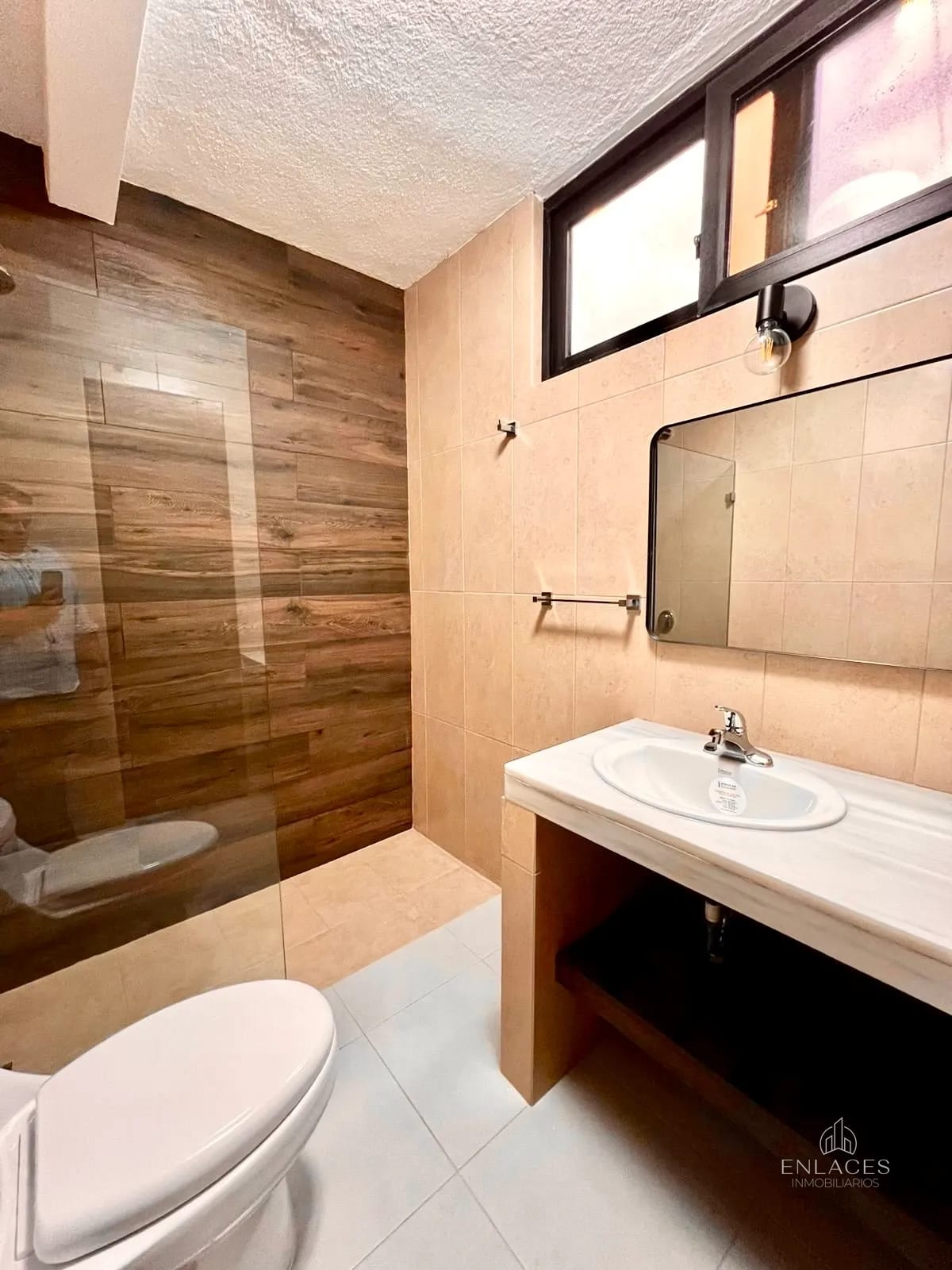 Zona 10 • Apartamento en Renta • Condominio San Angelo — Apartamento en Alquiler en San Angelo, Zona 10, Guatemala, Ciudad — foto 9 de 15