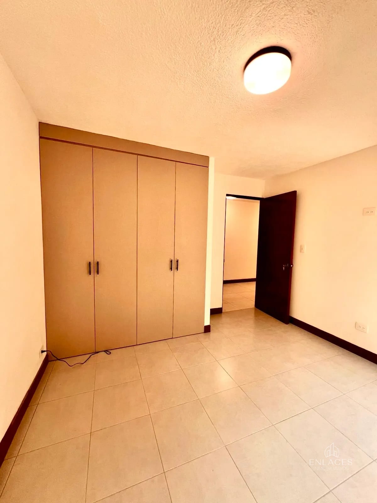 Zona 10 • Apartamento en Renta • Condominio San Angelo — Apartamento en Alquiler en San Angelo, Zona 10, Guatemala, Ciudad — foto 8 de 15
