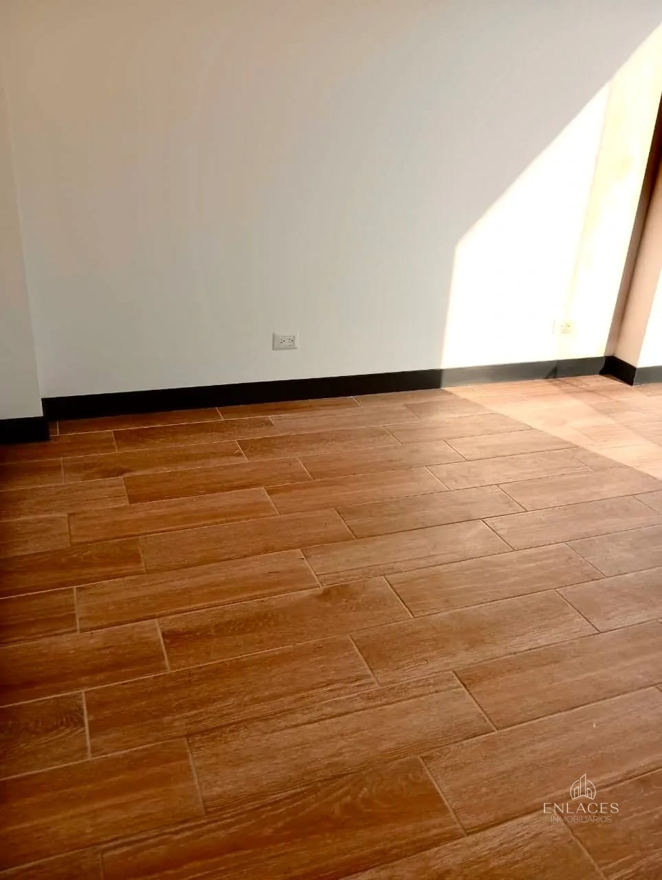 Zona 10 • Apartamento en Renta • Edificio Senseti 10 — Apartamento en Alquiler en Zona 10, Guatemala, Ciudad — foto 4 de 15