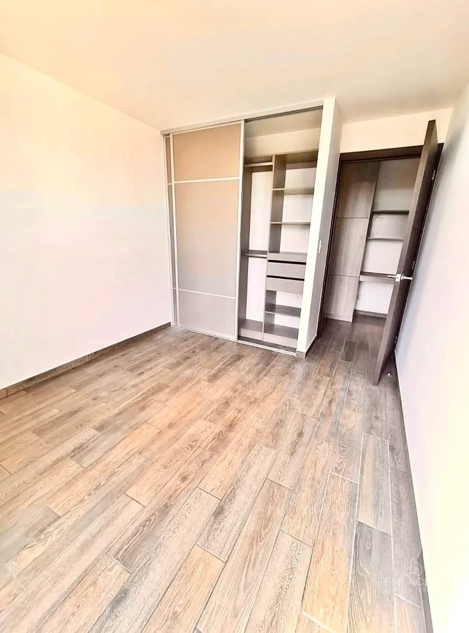 Zona 15 • Apartamento en Renta • Edificio Parque 15 — Apartamento en Alquiler en Parque 15, Zona 15, Guatemala, Ciudad — foto 9 de 15