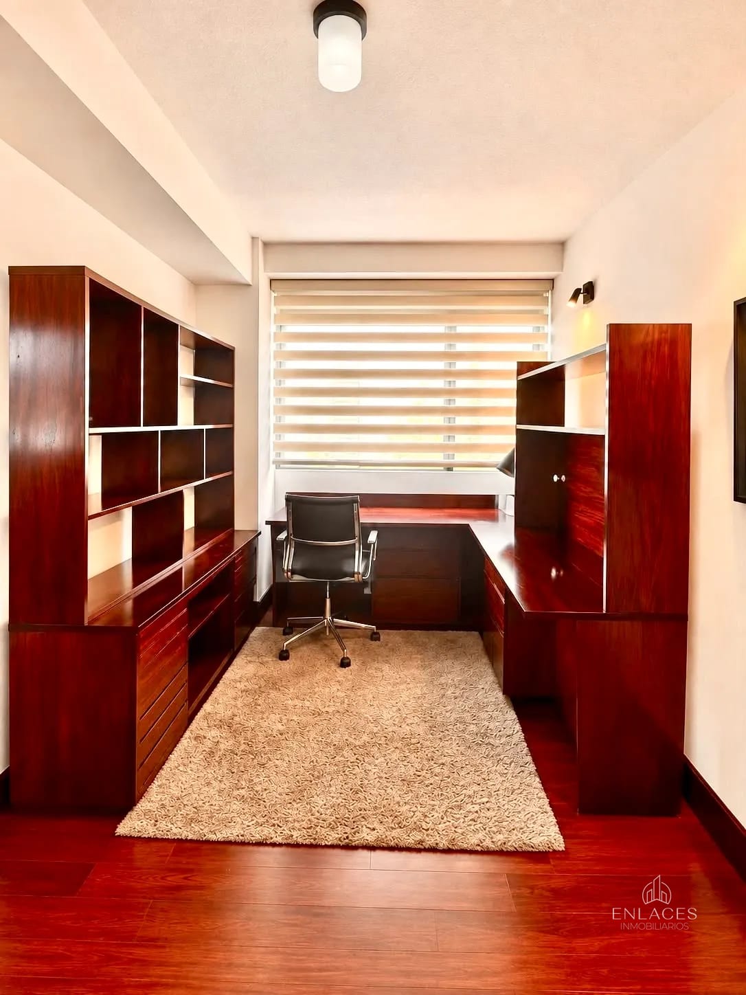 Zona 10 • Apartamento Amueblado en Renta/Venta • Moradas del Acueducto — Apartamento en Alquiler en Moradas del Acueducto, Zona 10, Guatemala, Ciudad — foto 5 de 9