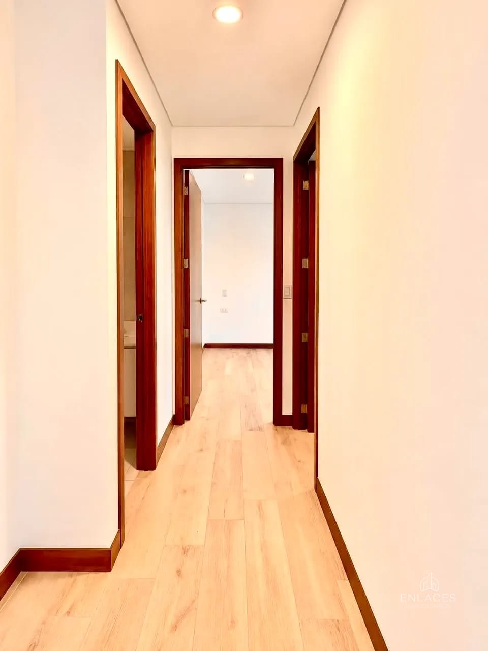Zona 10 • Apartamento Nuevo en Renta • Edificio Ferré Diez — Apartamento en Alquiler en Ferré Diez, Zona 10, Guatemala, Ciudad — foto 6 de 11