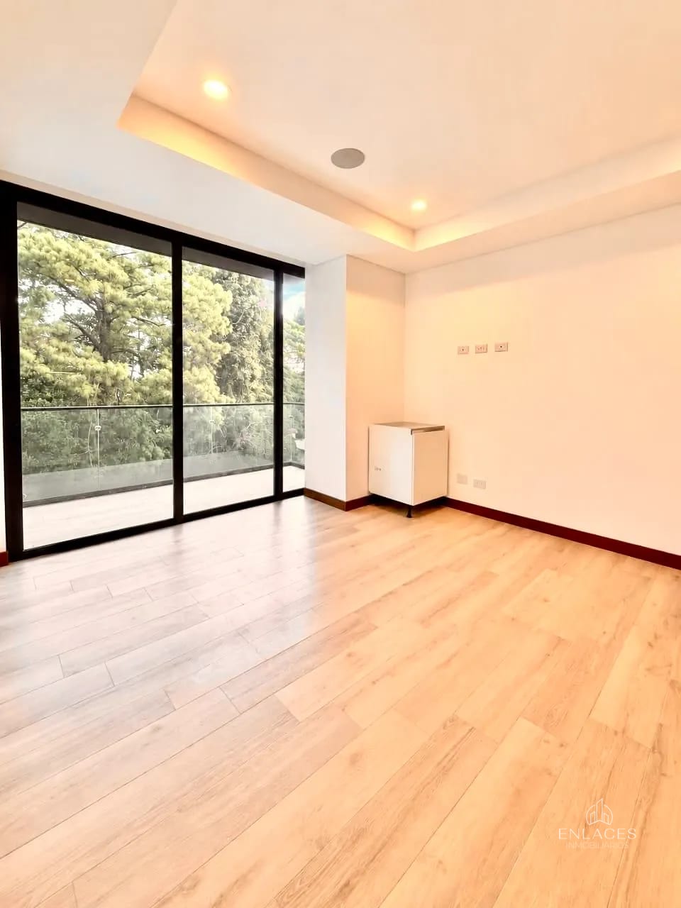 Zona 10 • Apartamento Nuevo en Renta • Edificio Ferré Diez — Apartamento en Alquiler en Ferré Diez, Zona 10, Guatemala, Ciudad — foto 3 de 11