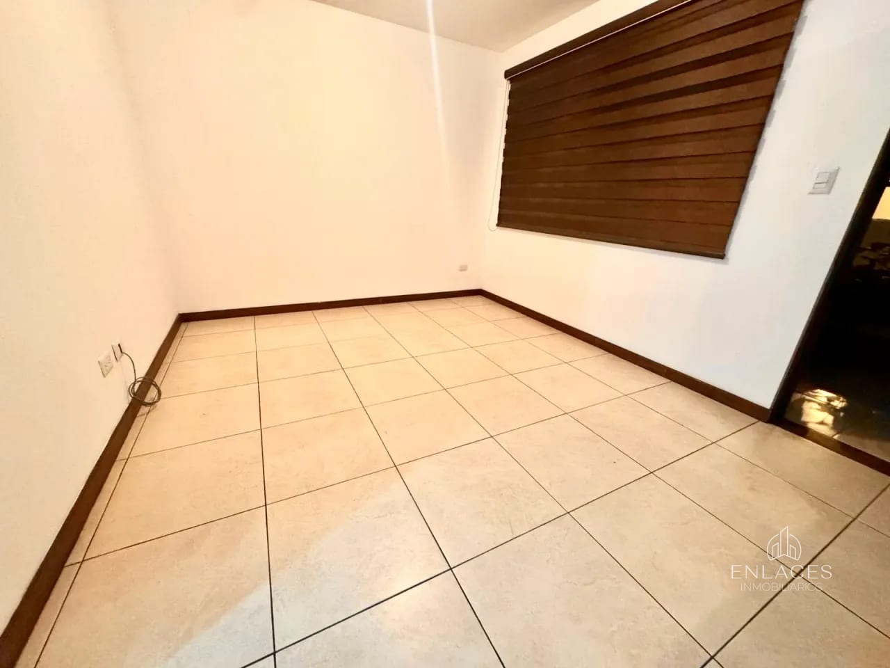 Zona 11 • Apartamento en Renta • Santa María Las Charcas — Apartamento en Alquiler en Santa María de Las Charcas, Zona 11, Guatemala, Ciudad — foto 5 de 12