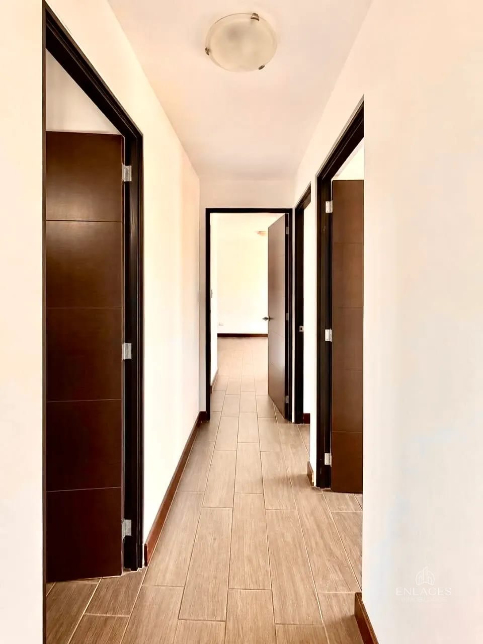 Zona 4 de Mixco • Apartamento en Renta • Edificio Treo — Apartamento en Alquiler en Zona 4 Mixco, Guatemala, Ciudad — foto 5 de 10