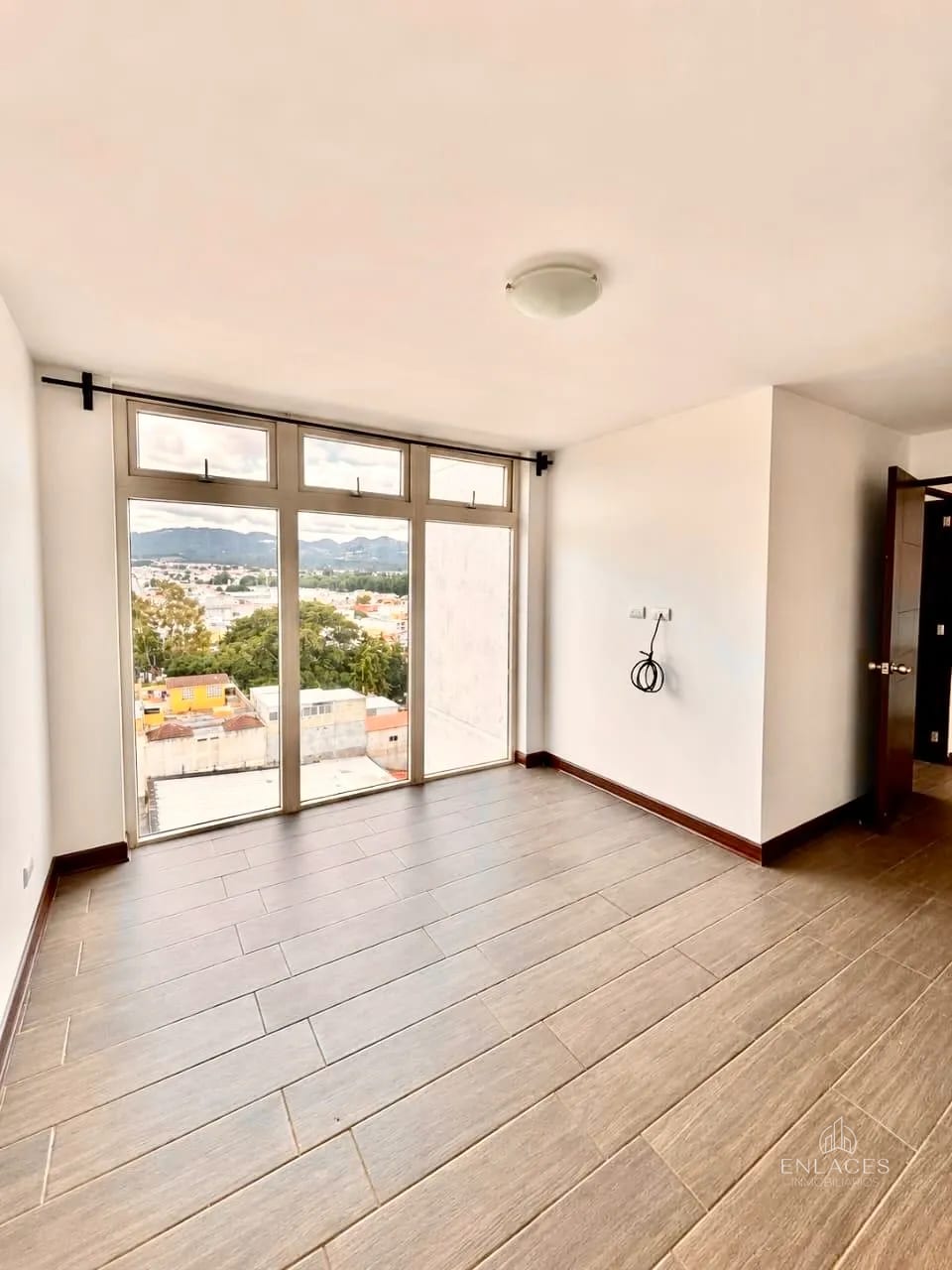 Zona 4 de Mixco • Apartamento en Renta • Edificio Treo — Apartamento en Alquiler en Zona 4 Mixco, Guatemala, Ciudad — foto 6 de 10