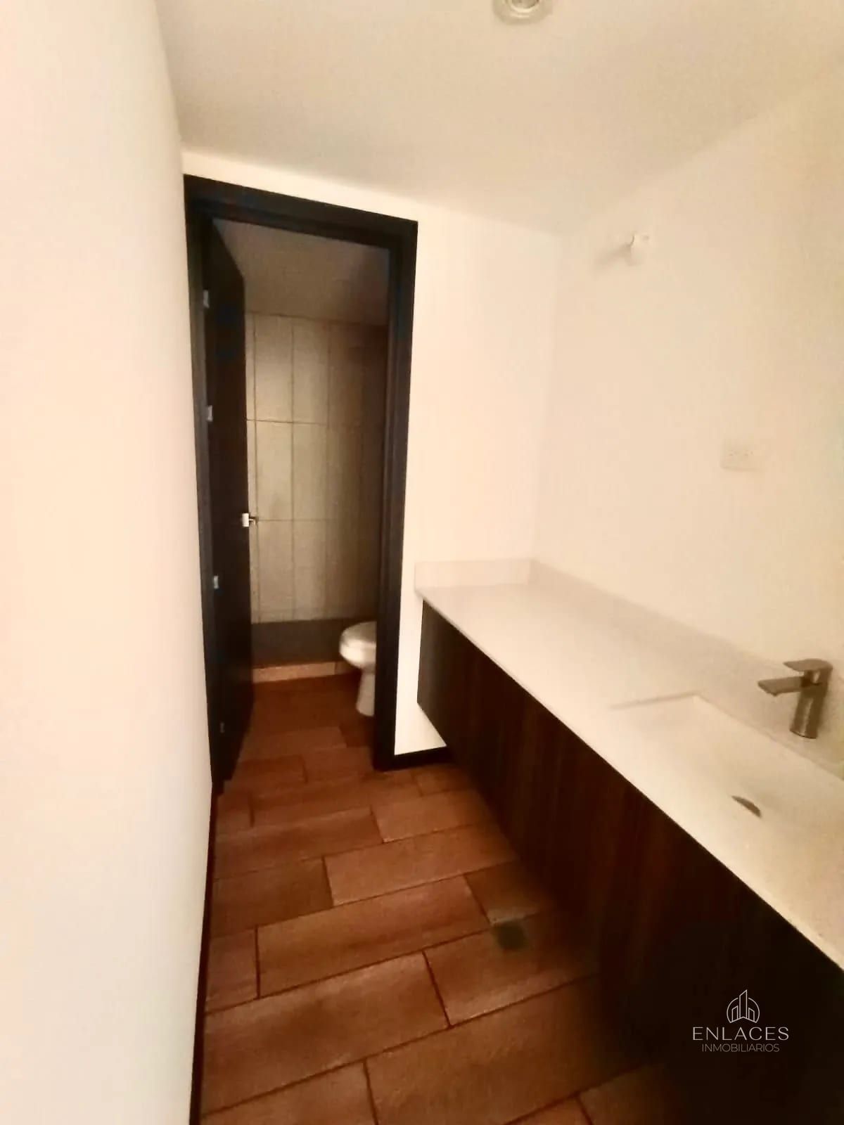Zona 16 • Apartamento Nuevo en Renta • Edificio San Isidro 20/21 — Apartamento en Alquiler en San Isidro 20/21, Zona 16, Guatemala, Ciudad — foto 8 de 16