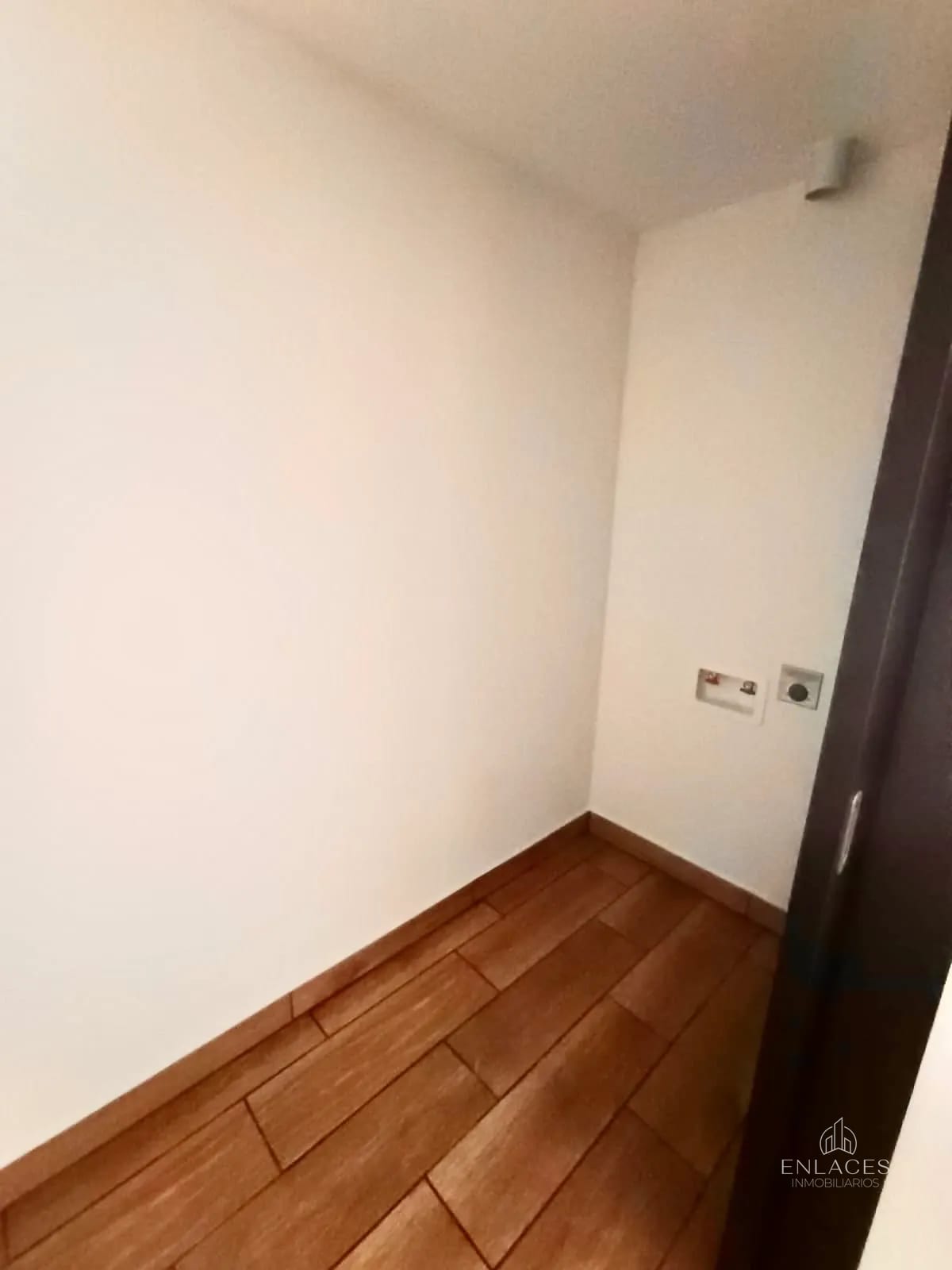 Zona 16 • Apartamento Nuevo en Renta • Edificio San Isidro 20/21 — Apartamento en Alquiler en San Isidro 20/21, Zona 16, Guatemala, Ciudad — foto 11 de 16