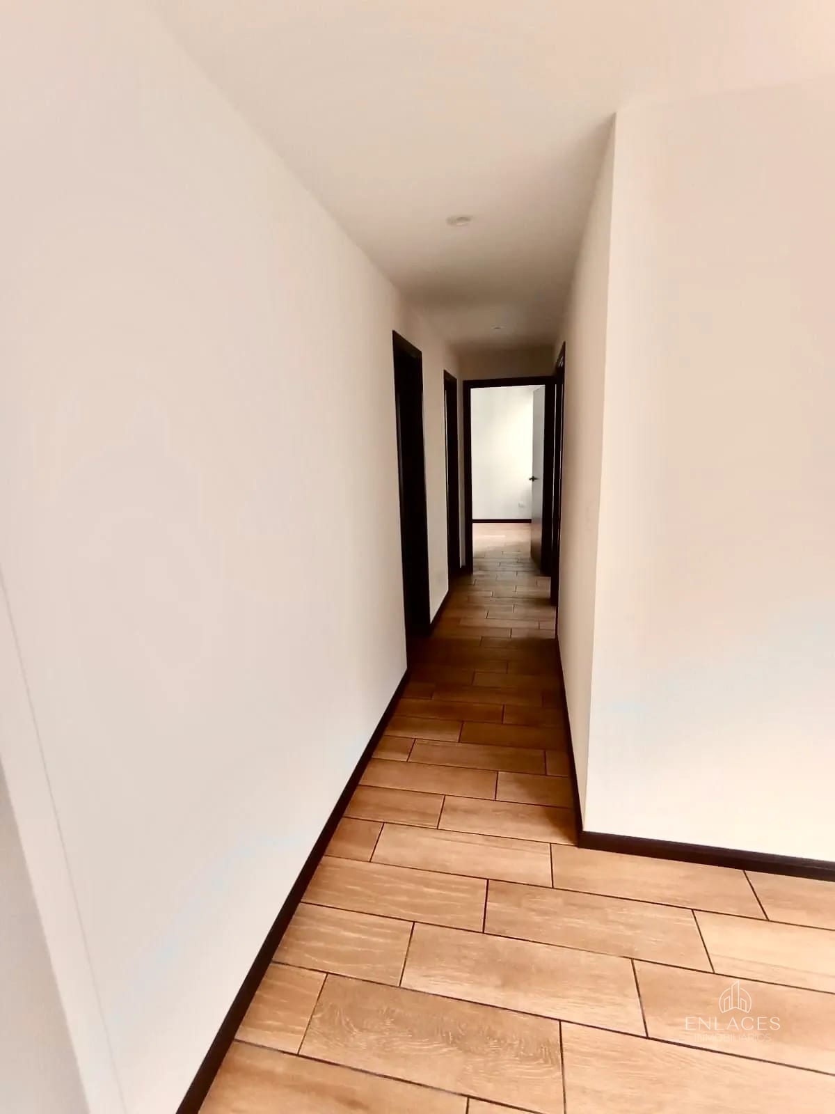 Zona 16 • Apartamento Nuevo en Renta • Edificio San Isidro 20/21 — Apartamento en Alquiler en San Isidro 20/21, Zona 16, Guatemala, Ciudad — foto 5 de 16