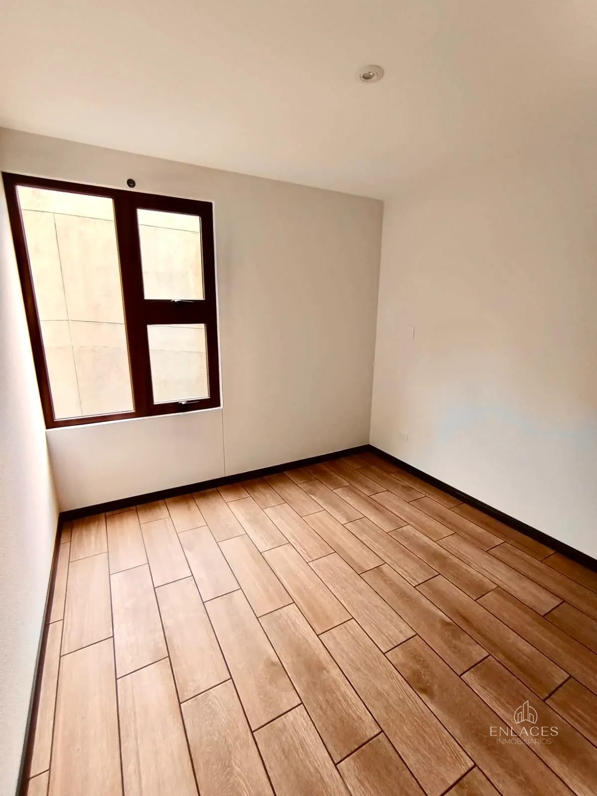 Zona 16 • Apartamento Nuevo en Renta • Edificio San Isidro 20/21 — Apartamento en Alquiler en San Isidro 20/21, Zona 16, Guatemala, Ciudad — foto 13 de 16