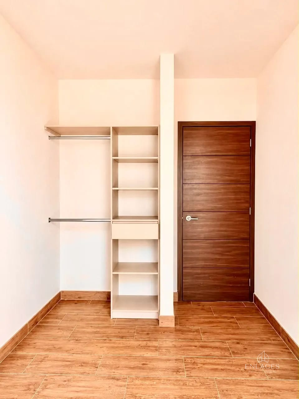 Zona 4 • Apartamento en Renta • Edificio Modra — Apartamento en Alquiler en Modra, Zona 4, Guatemala, Ciudad — foto 9 de 9