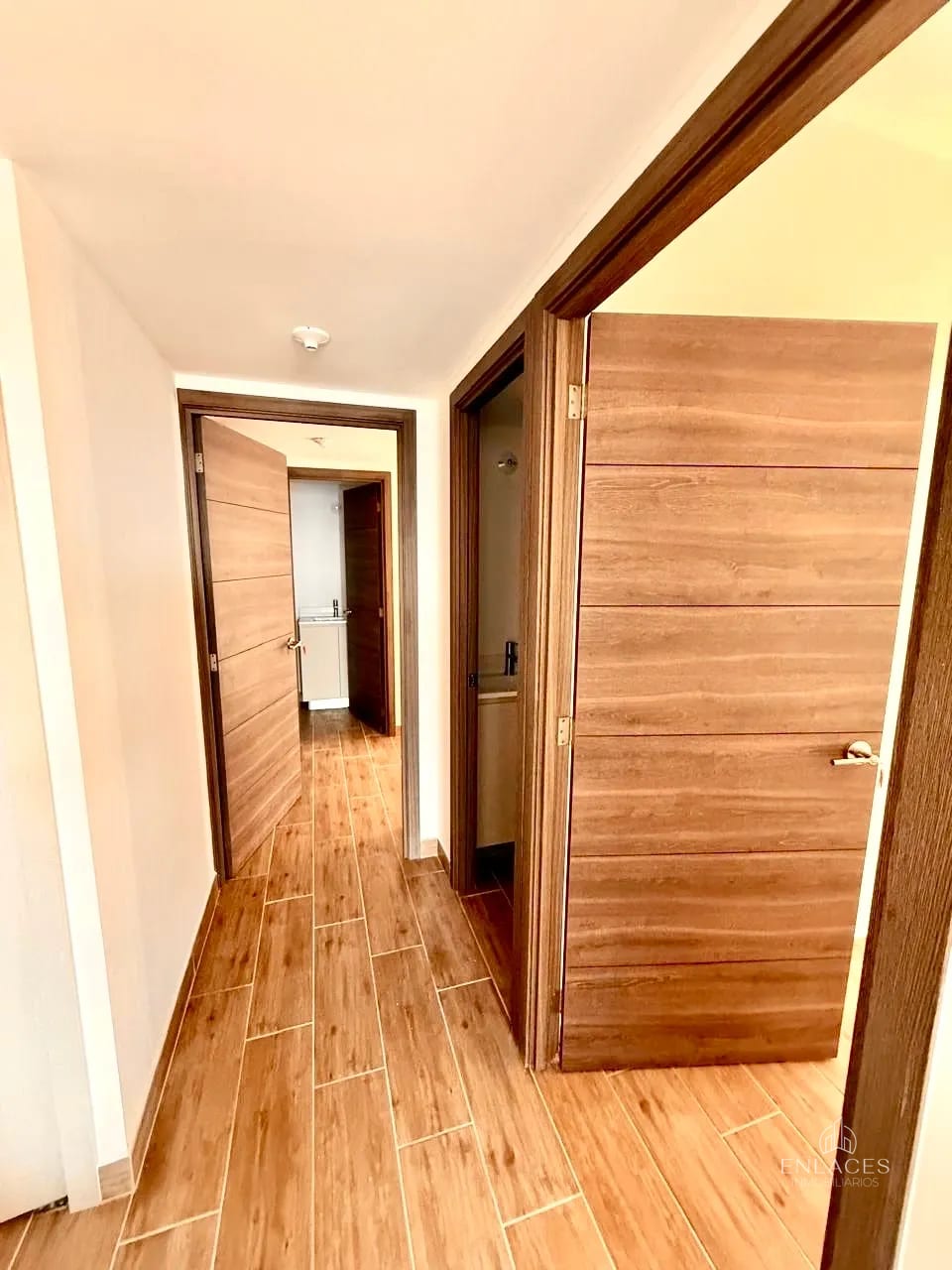 Zona 4 • Apartamento en Venta • Edificio Modra II — Apartamento en Venta en Modra II, Zona 4, Guatemala, Ciudad — foto 5 de 14
