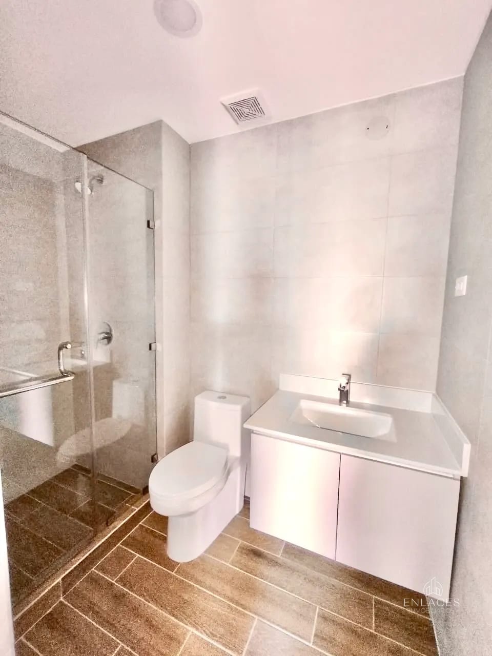 Zona 14 • Apartamento en Venta • Edificio Parque 14 — Apartamento en Venta en Parque 14, Zona 14, Guatemala, Ciudad — foto 15 de 16