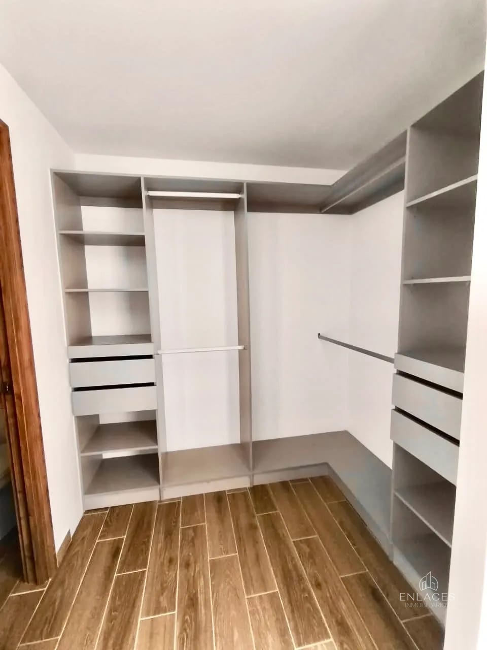 Zona 14 • Apartamento en Venta • Edificio Parque 14 — Apartamento en Venta en Parque 14, Zona 14, Guatemala, Ciudad — foto 5 de 16
