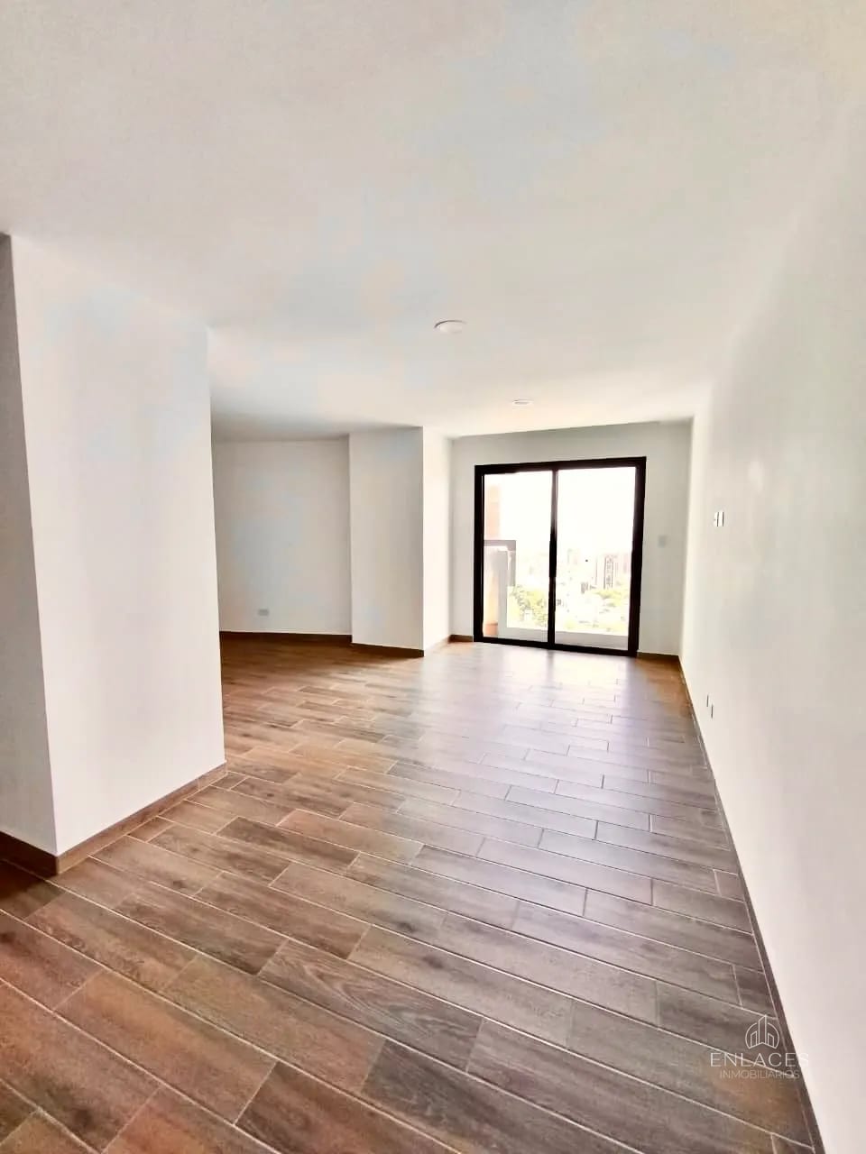 Zona 14 • Apartamento en Venta • Edificio Parque 14 — Apartamento en Venta en Parque 14, Zona 14, Guatemala, Ciudad — foto 2 de 16