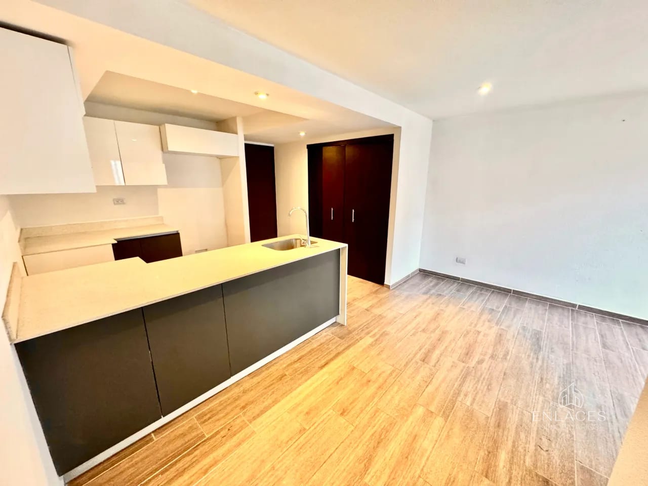 Zona 7 • Apartamento en Venta • Parque Mateo — Apartamento en Venta en Parque Mateo, Zona 7, Guatemala, Ciudad — foto 2 de 14