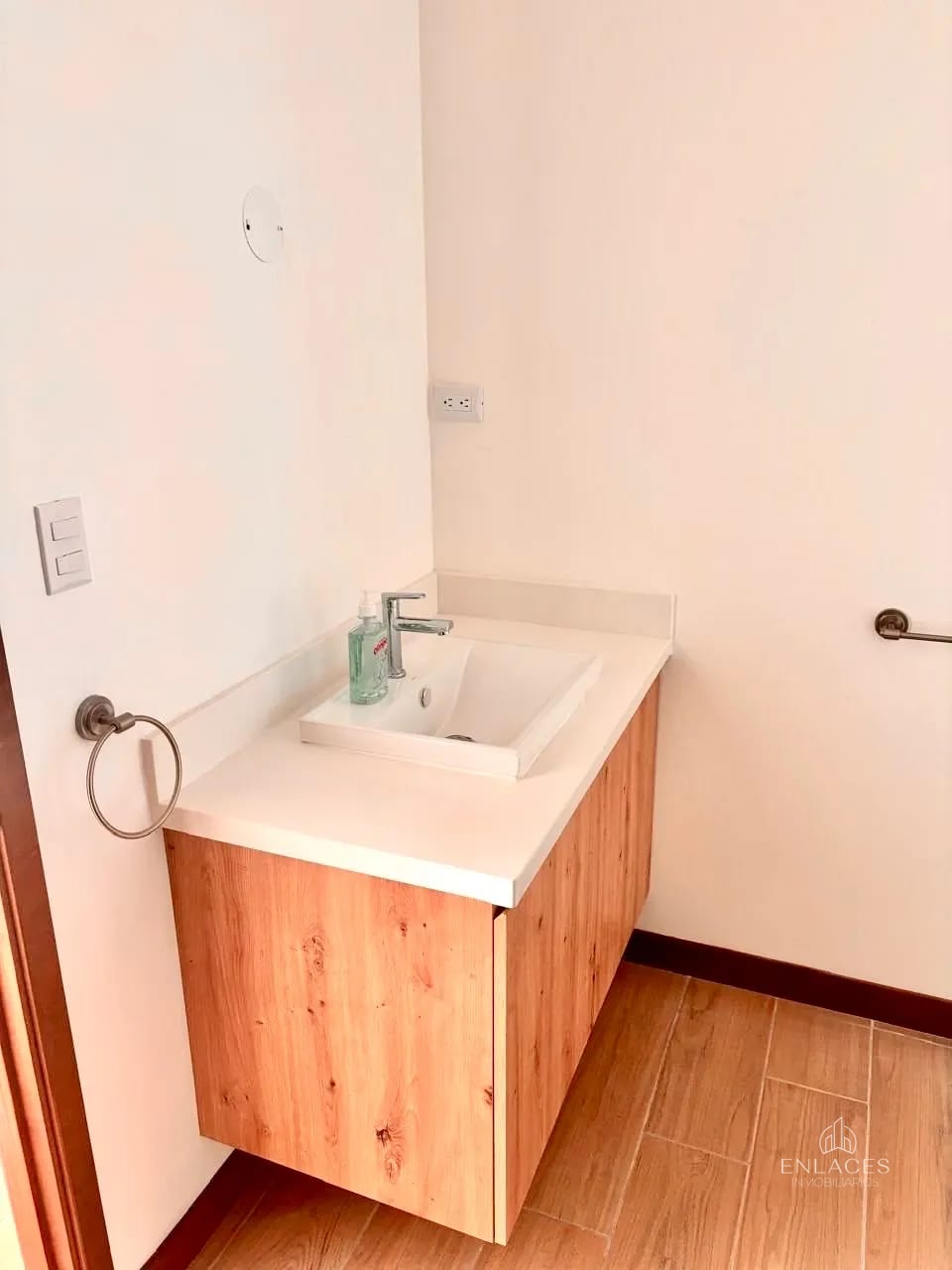 Zona 16 • Apartamento Nuevo en Renta • Edificio Vilabosque 34 — Apartamento en Alquiler en Kanajuyú, Zona 16, Guatemala, Ciudad — foto 12 de 12