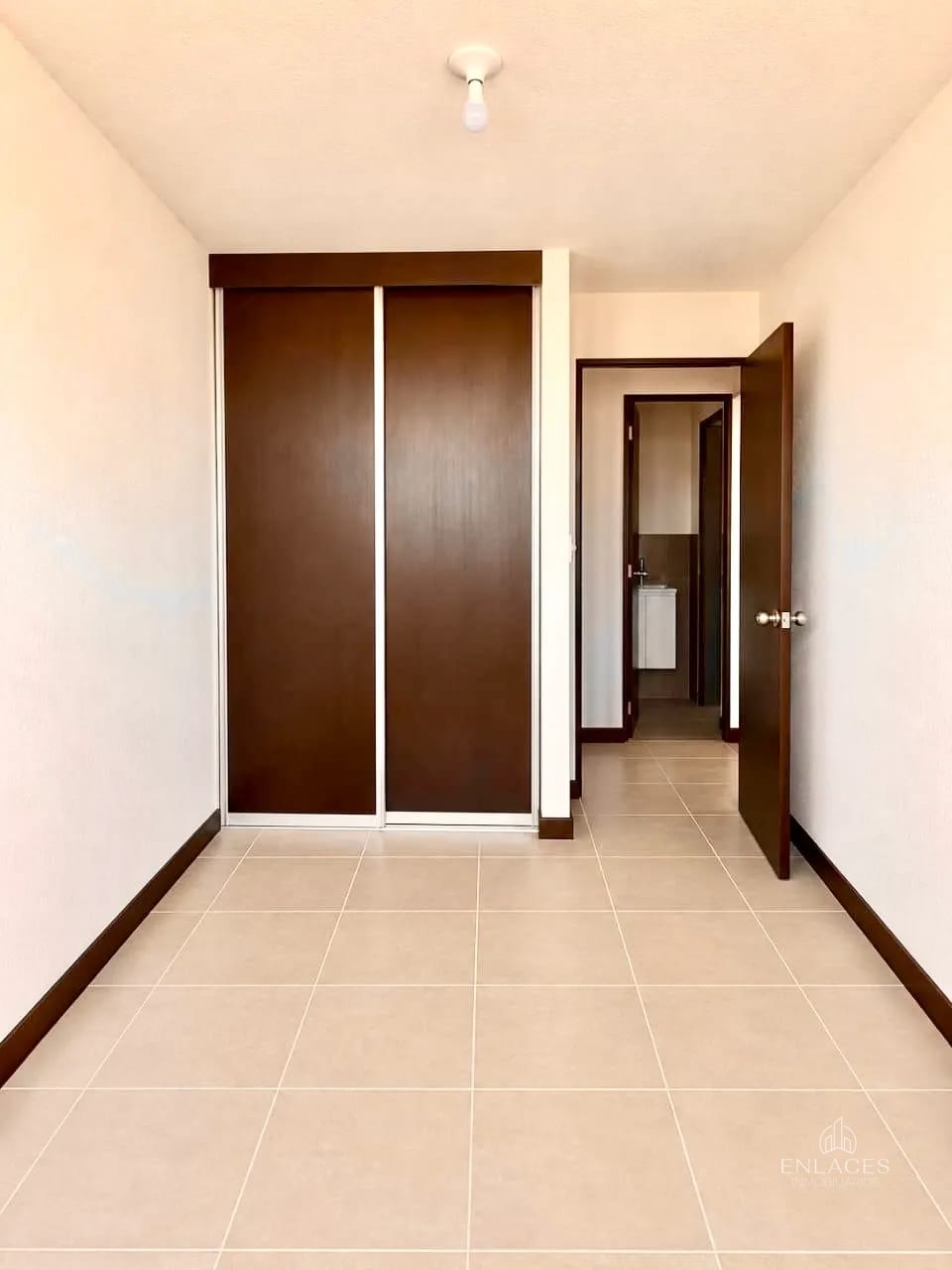 Zona 12 • Apartamento en Renta/Venta • Edificio Esenta — Apartamento en Venta en Esenta, Zona 12, Guatemala, Ciudad — foto 3 de 11