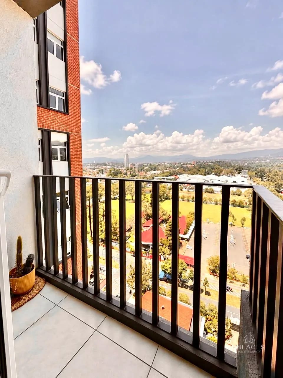 Zona 11 • Apartamento en Venta • Edificio Parque San Jorge — Apartamento en Venta en Parque San Jorge, Zona 11, Guatemala, Ciudad — foto 3 de 10