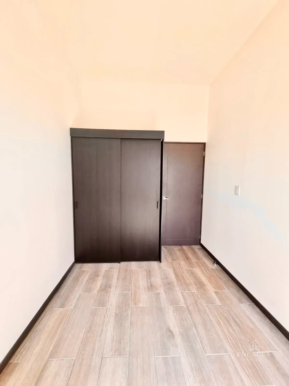 Zona 11 • Apartamento en Venta • Edificio Altaire — Apartamento en Venta en Zona 11, Guatemala, Ciudad — foto 9 de 16