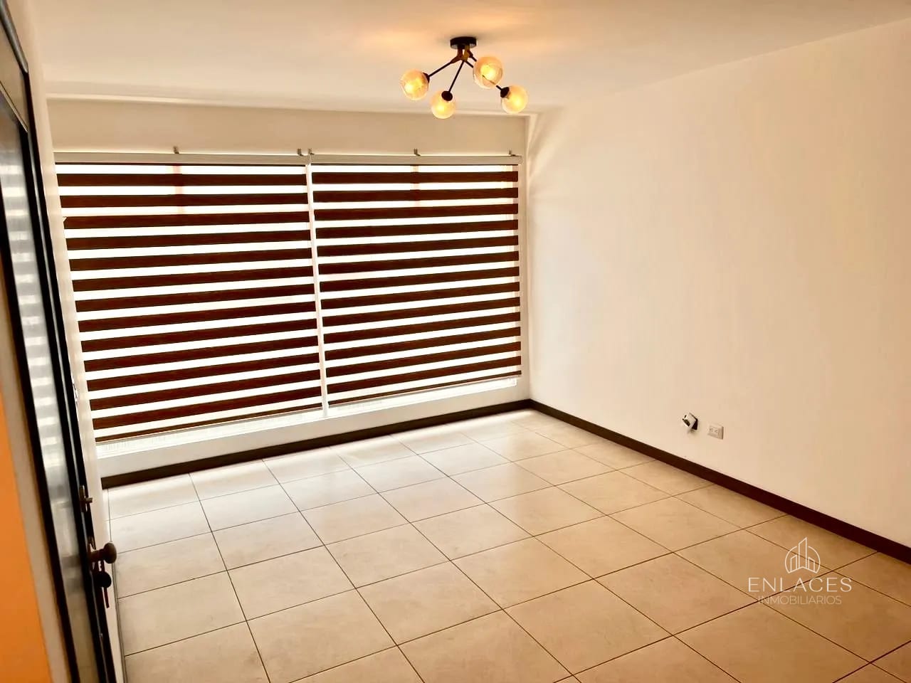 Zona 7 • Apartamento en Renta • Edificio Pórtico — Apartamento en Alquiler en Zona 7, Guatemala, Ciudad — foto 9 de 15