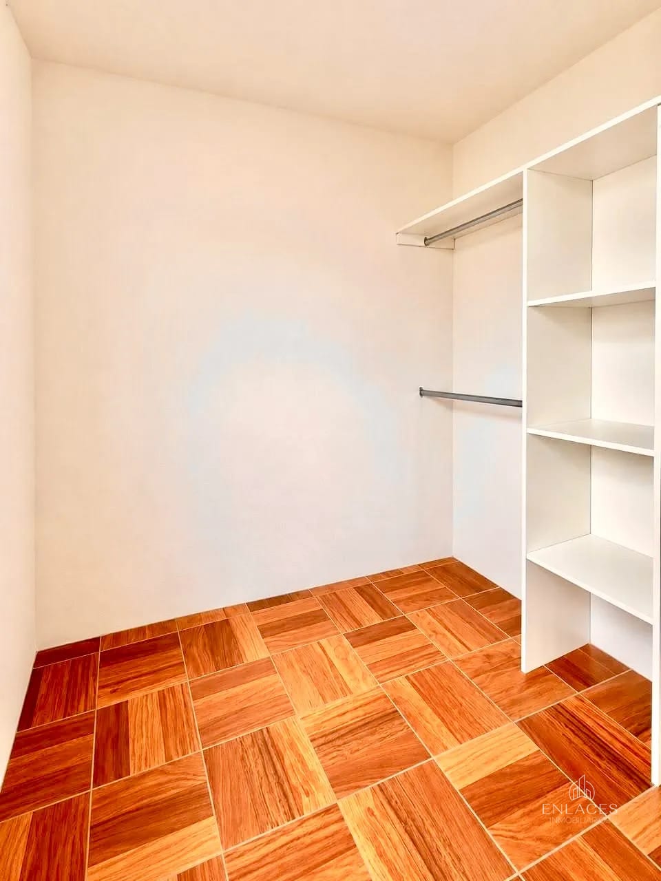 Zona 8 • Apartamento Nuevo en Renta • Condominio Santa Cecilia — Apartamento en Alquiler en Zona 8, Guatemala, Ciudad — foto 3 de 10