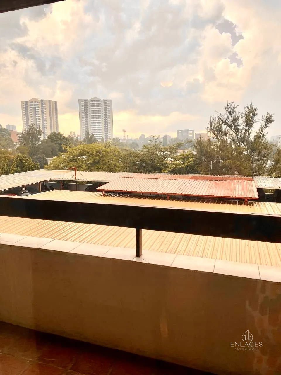 Zona 15 • Apartamento en Renta • Edificio Centro Comercial VH 2 — Apartamento en Alquiler en Vista Hermosa II, Zona 15, Guatemala, Ciudad — foto 4 de 9