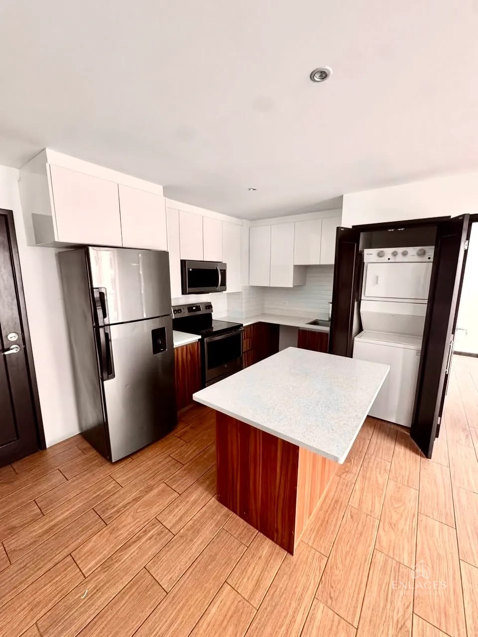 Zona 15 VH1 • Apartamento en Venta • Edificio Praga — Apartamento en Venta en Vista Hermosa I, Zona 15, Guatemala, Ciudad — foto 1 de 10