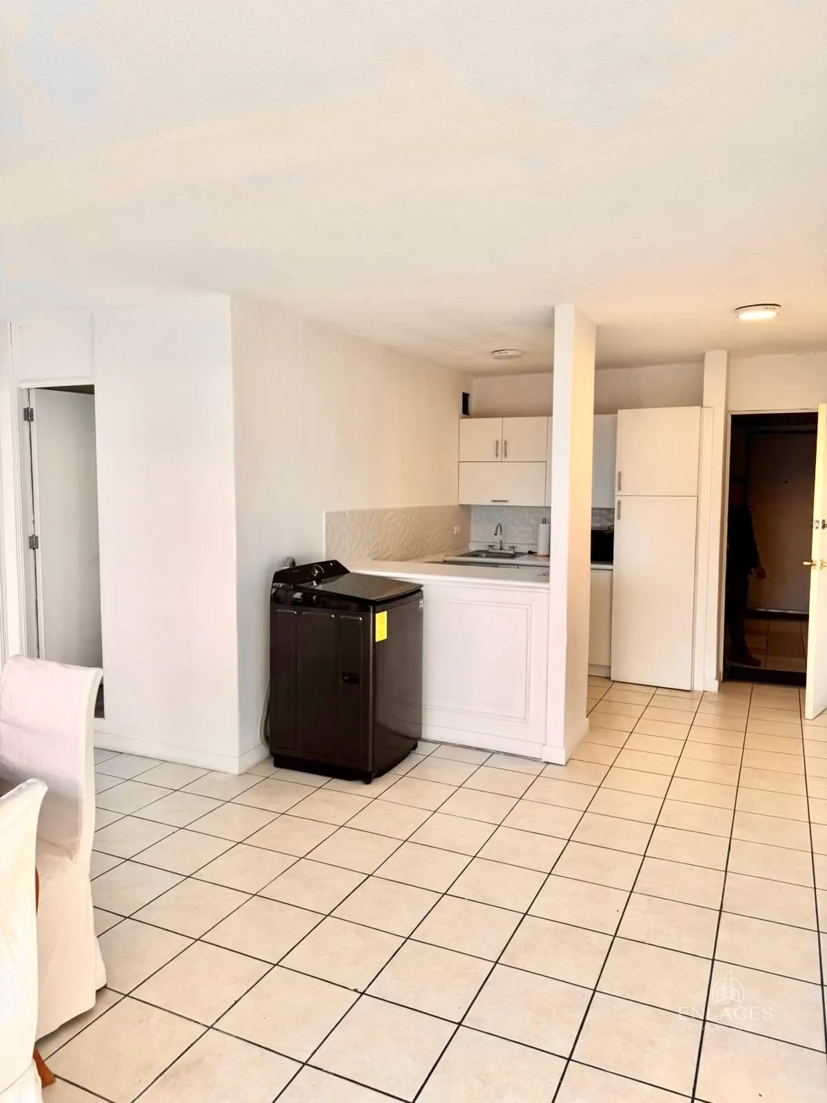 Zona 9 • Apartamento en Renta • Edificio Cortijo Reforma — Apartamento en Alquiler en Cortijo Reforma, Zona 9, Guatemala, Ciudad — foto 1 de 13