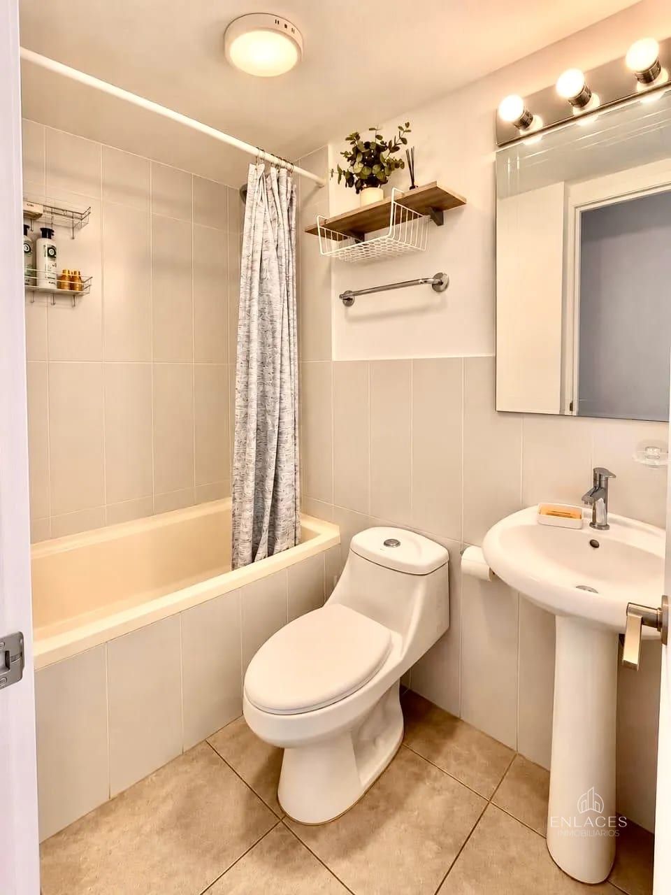 Zona 4 • Apartamento en Renta • Edificio Modra — Apartamento en Alquiler en Modra, Zona 4, Guatemala, Ciudad — foto 7 de 11